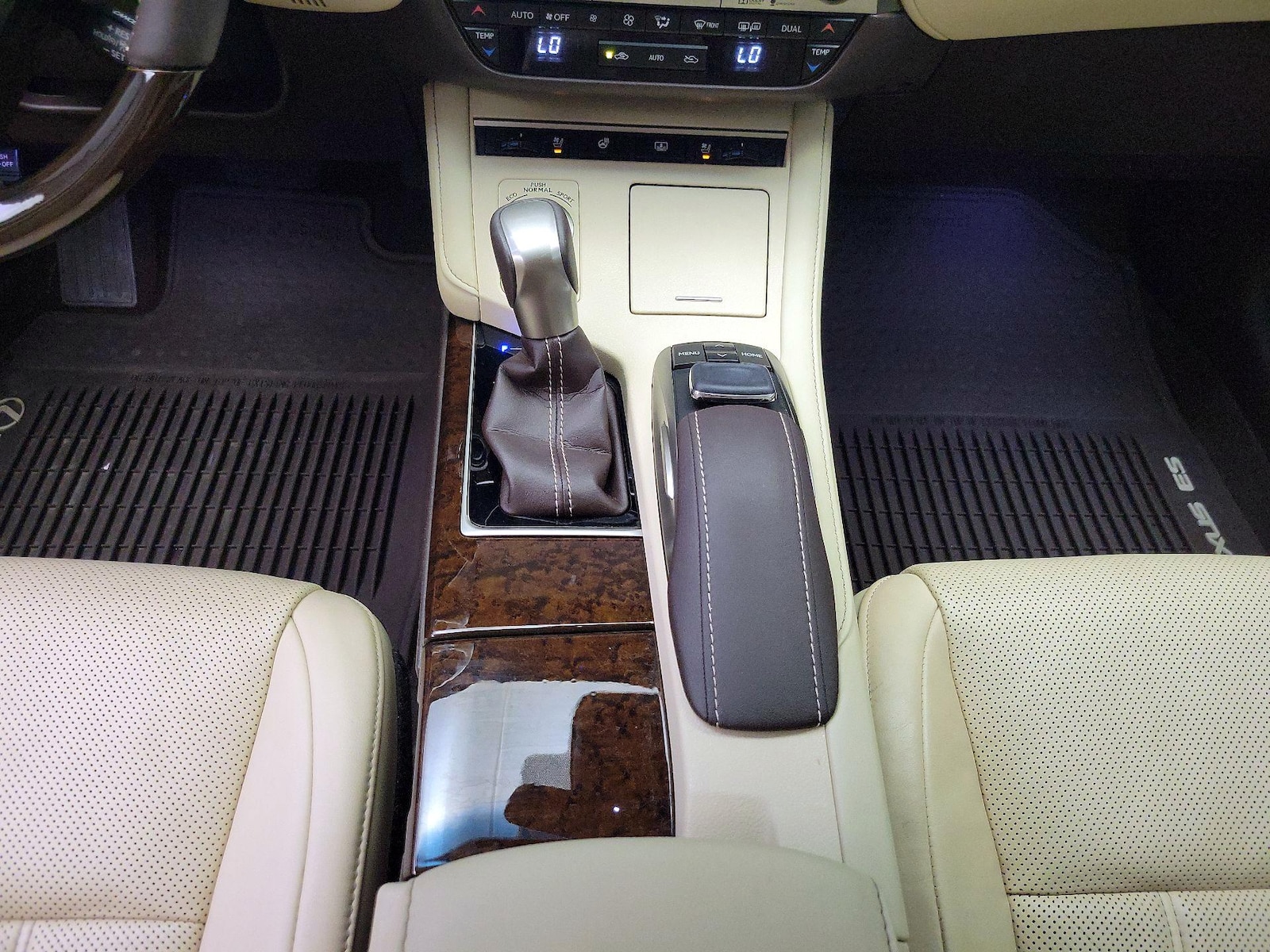 2016 Lexus ES 350 - Photo 19