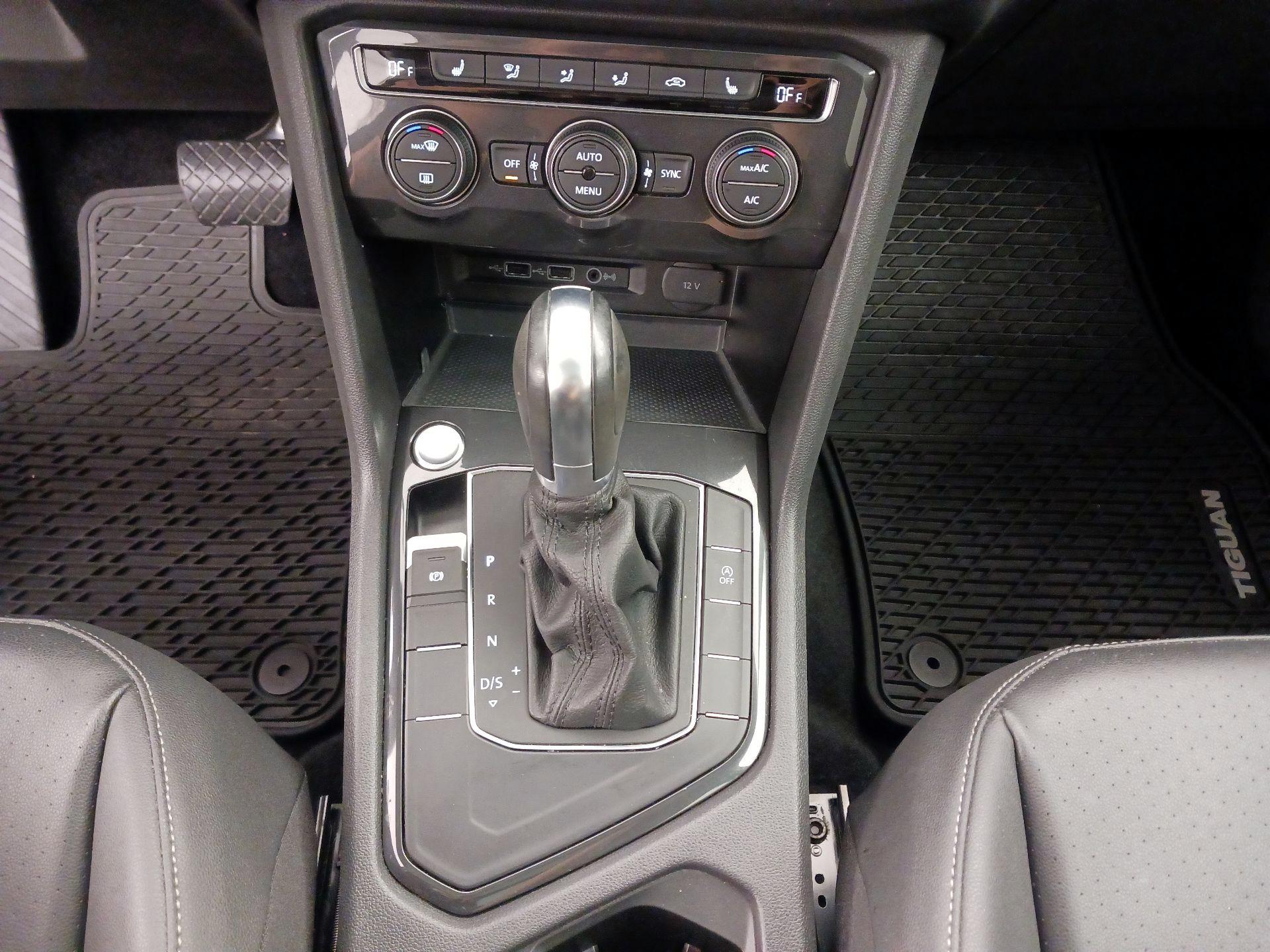 Thumbnail: 2019 Volkswagen Tiguan - 17