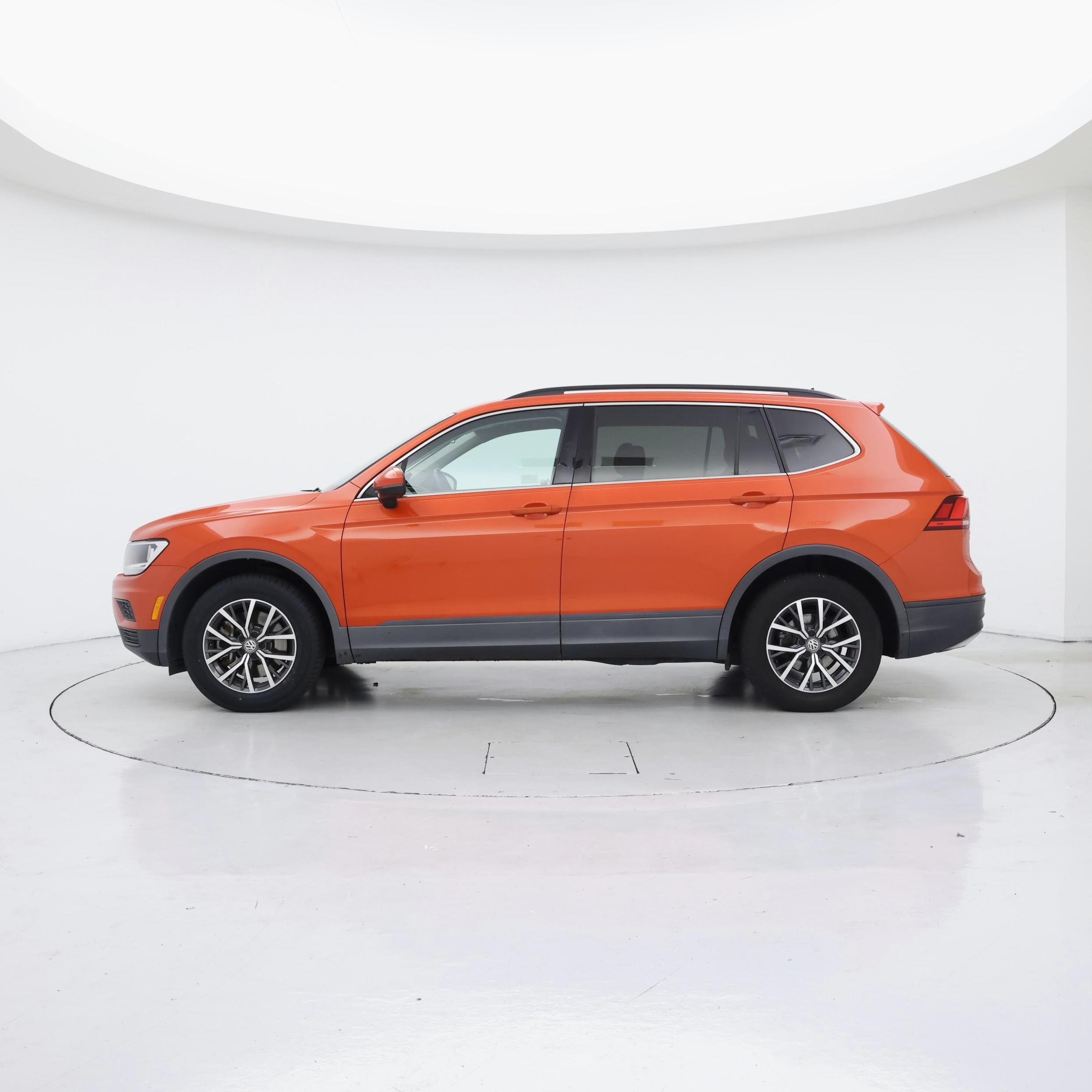 Thumbnail: 2019 Volkswagen Tiguan - 3