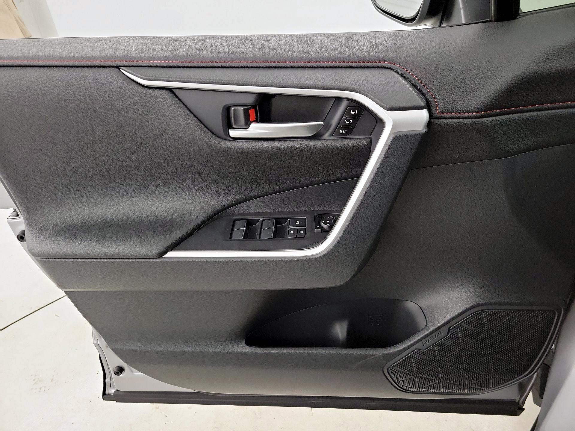 Thumbnail: 2025 Toyota RAV4 - 12