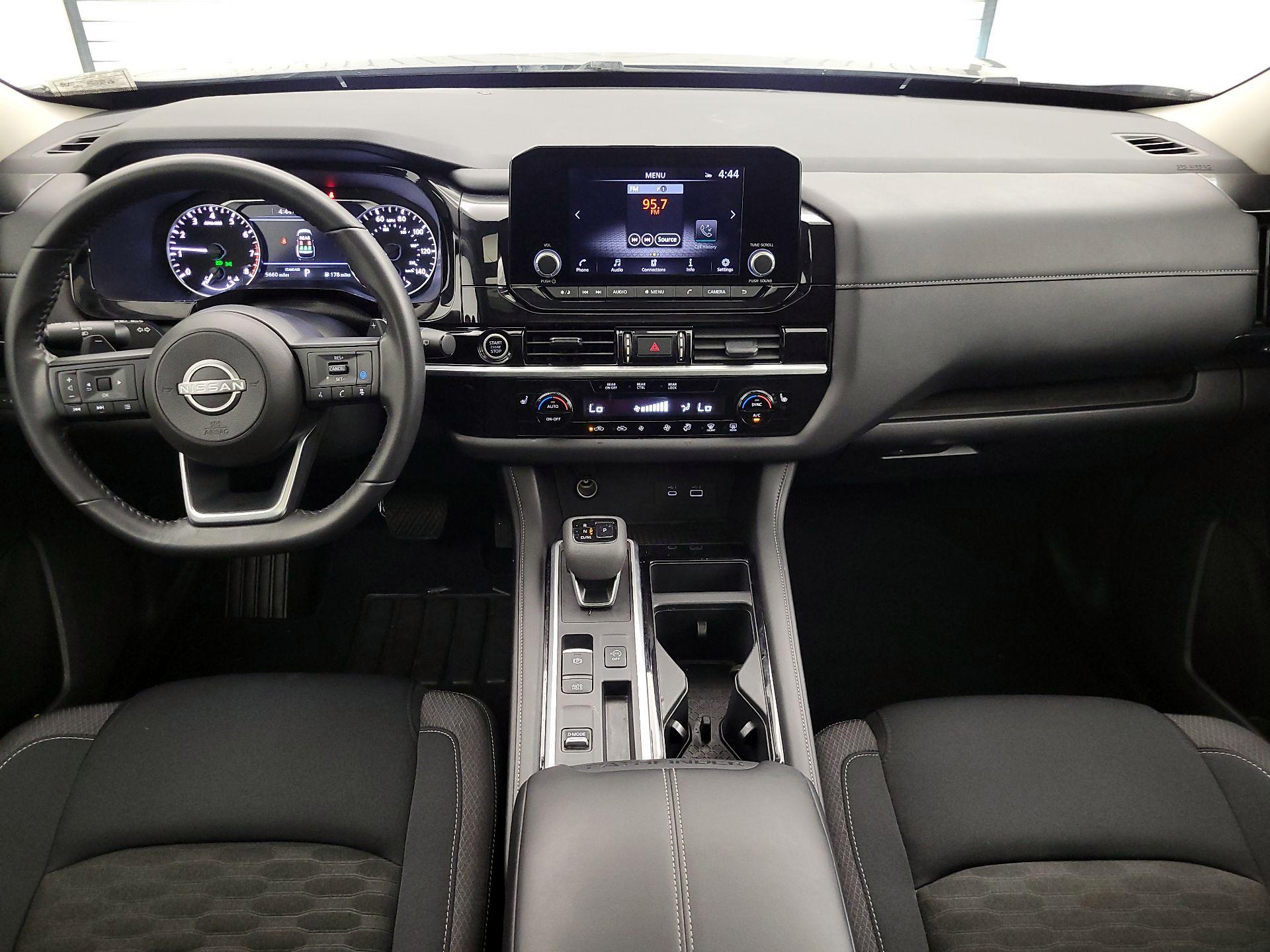 Thumbnail: 2024 Nissan Pathfinder - 9