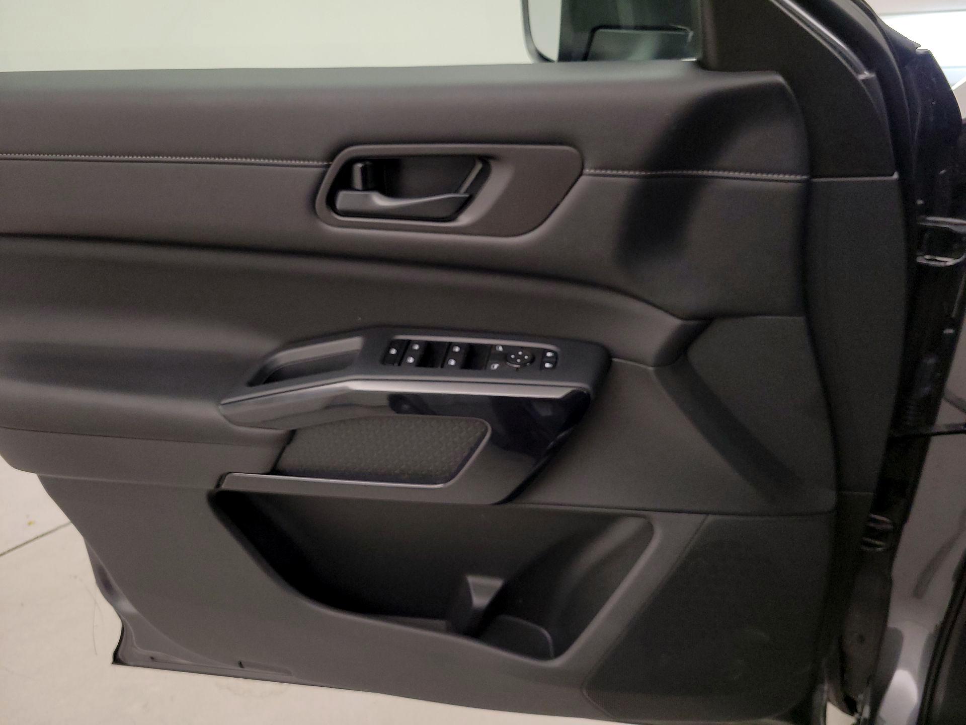 Thumbnail: 2024 Nissan Pathfinder - 12