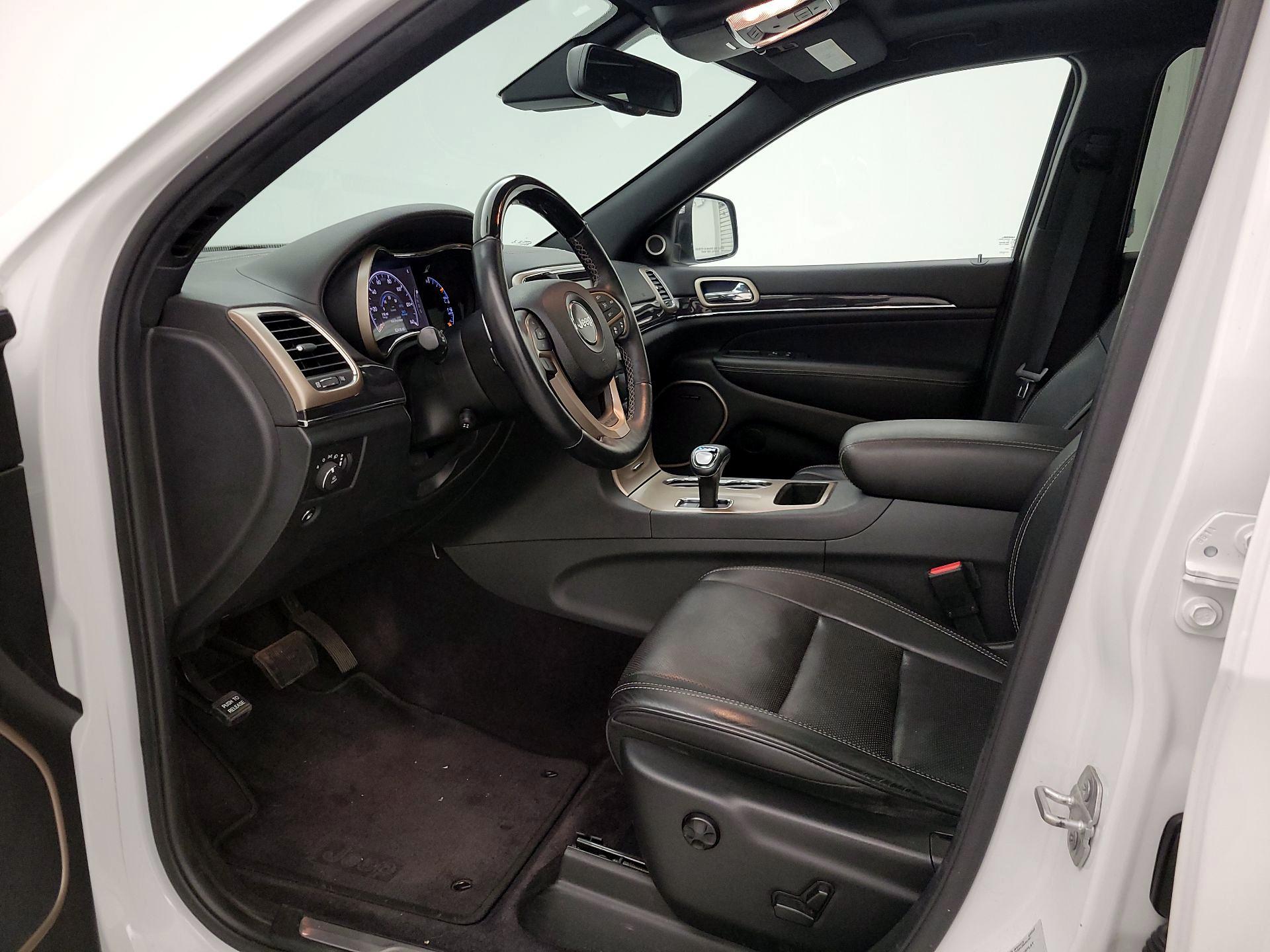 Thumbnail: 2015 Jeep Grand Cherokee - 11