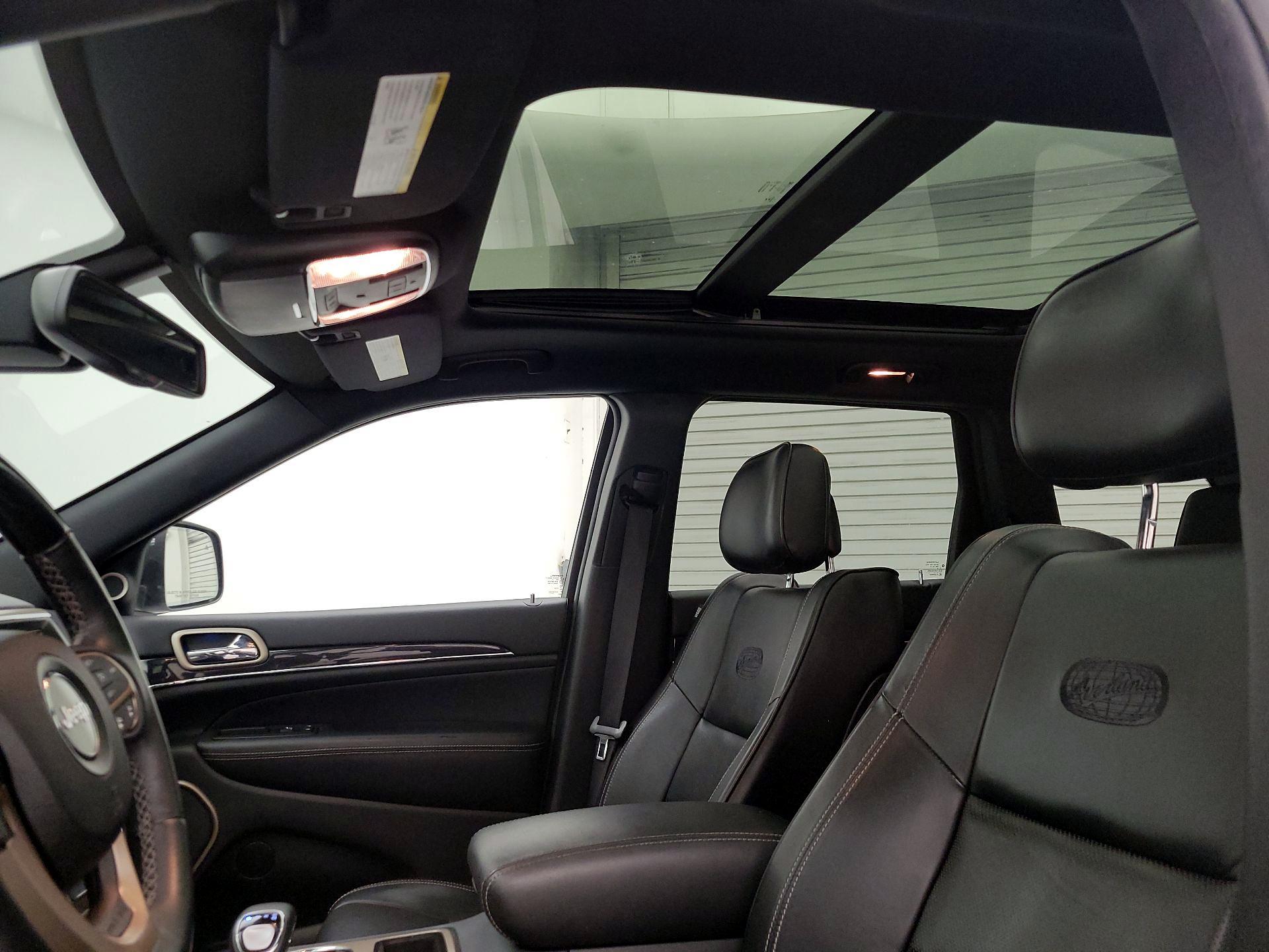 Thumbnail: 2015 Jeep Grand Cherokee - 18