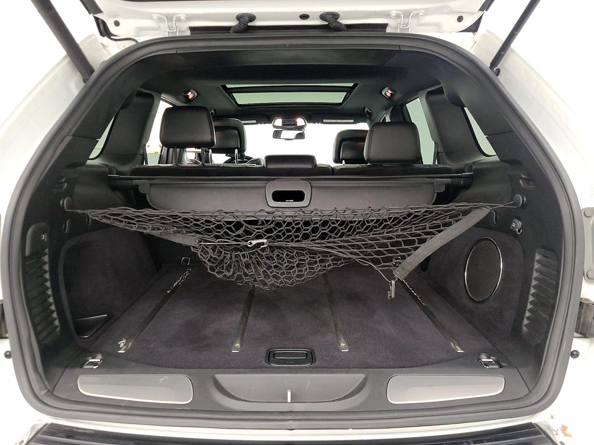 Thumbnail: 2015 Jeep Grand Cherokee - 20
