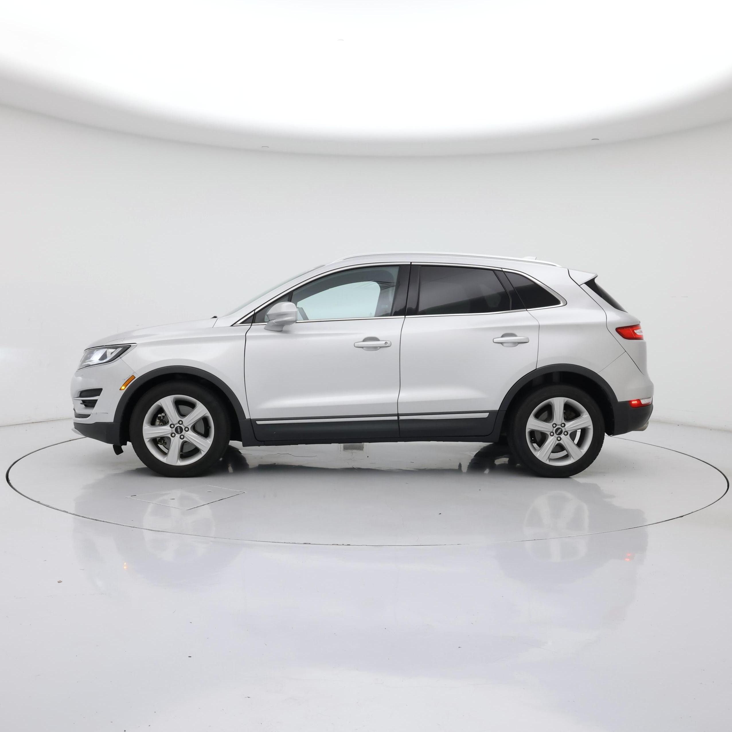 Thumbnail: 2015 Lincoln MKC - 3