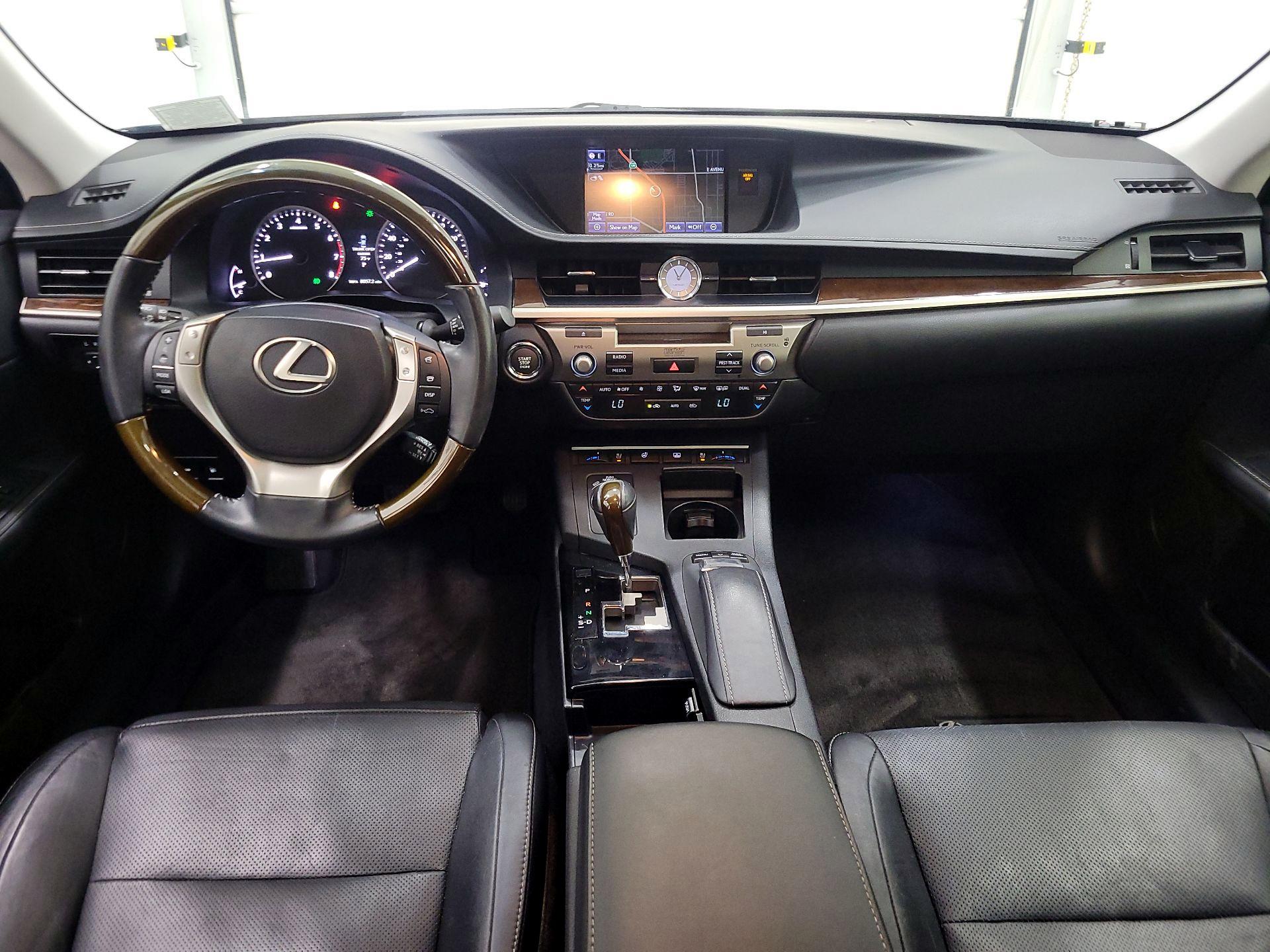 Thumbnail: 2014 Lexus ES - 9