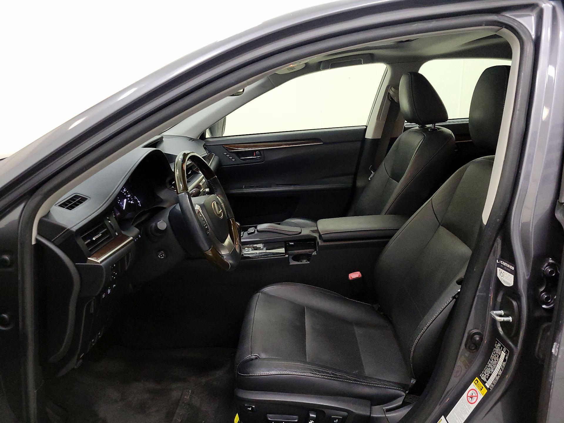 Thumbnail: 2014 Lexus ES - 11