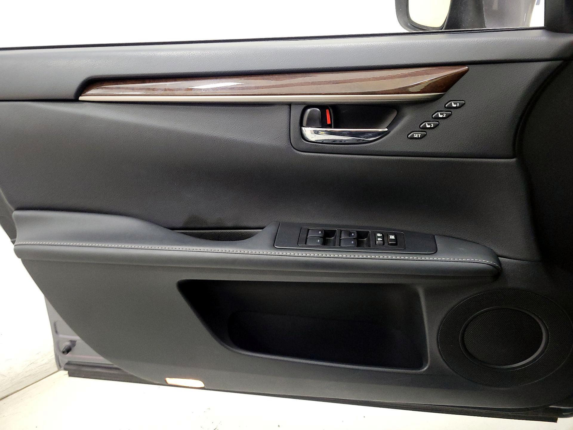 Thumbnail: 2014 Lexus ES - 12