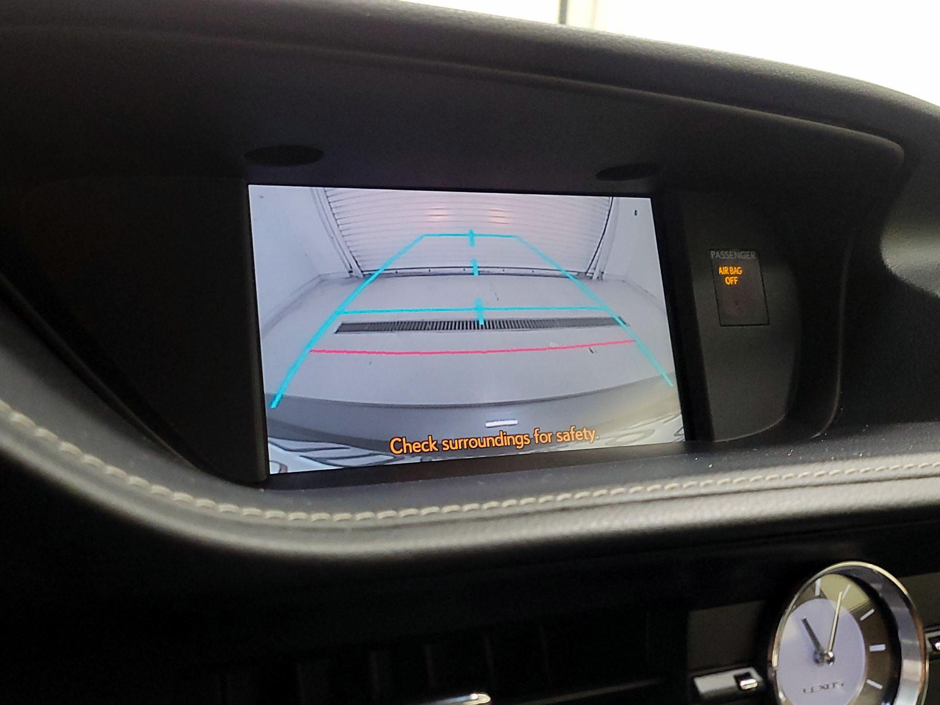 Thumbnail: 2014 Lexus ES - 15