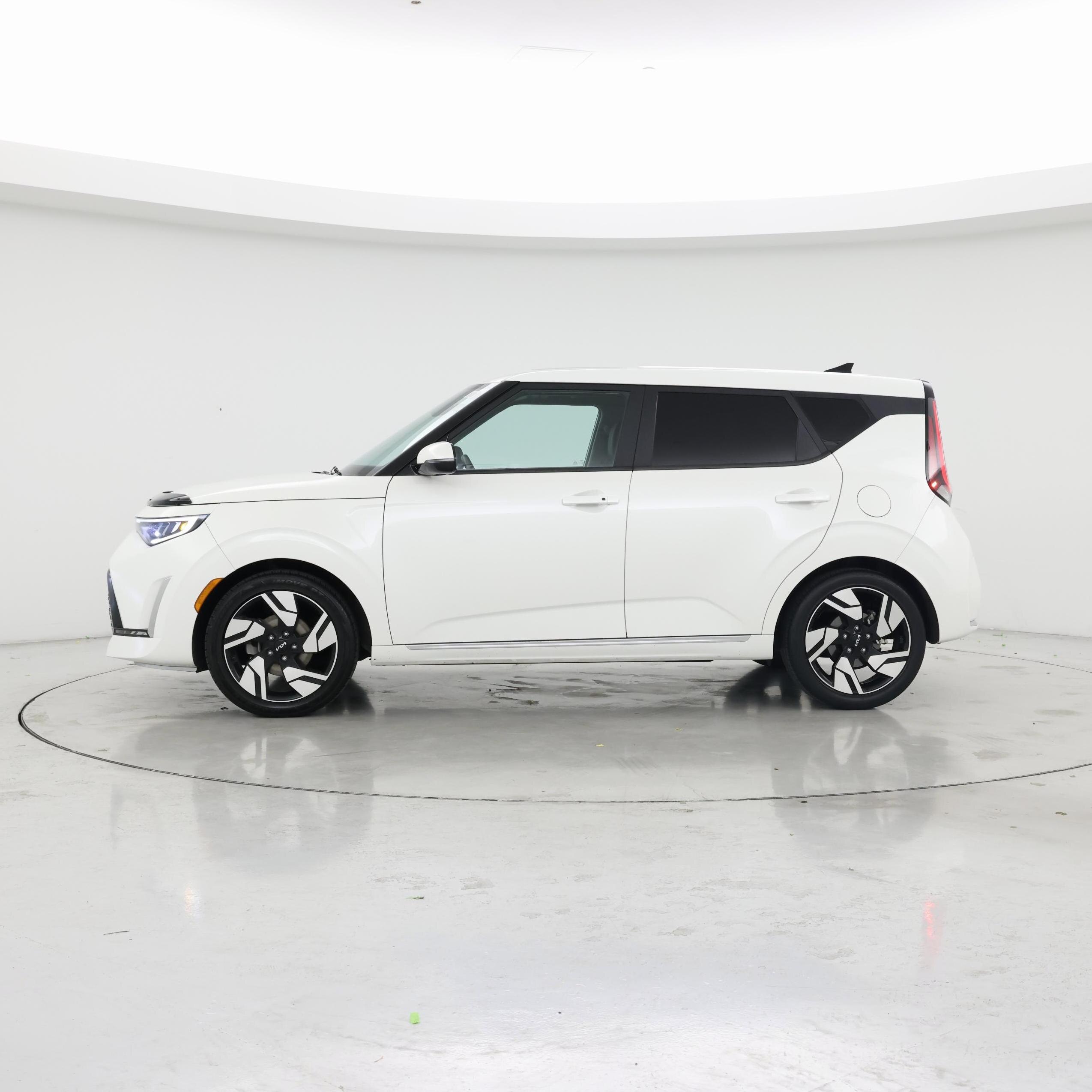 Thumbnail: 2023 Kia Soul - 3