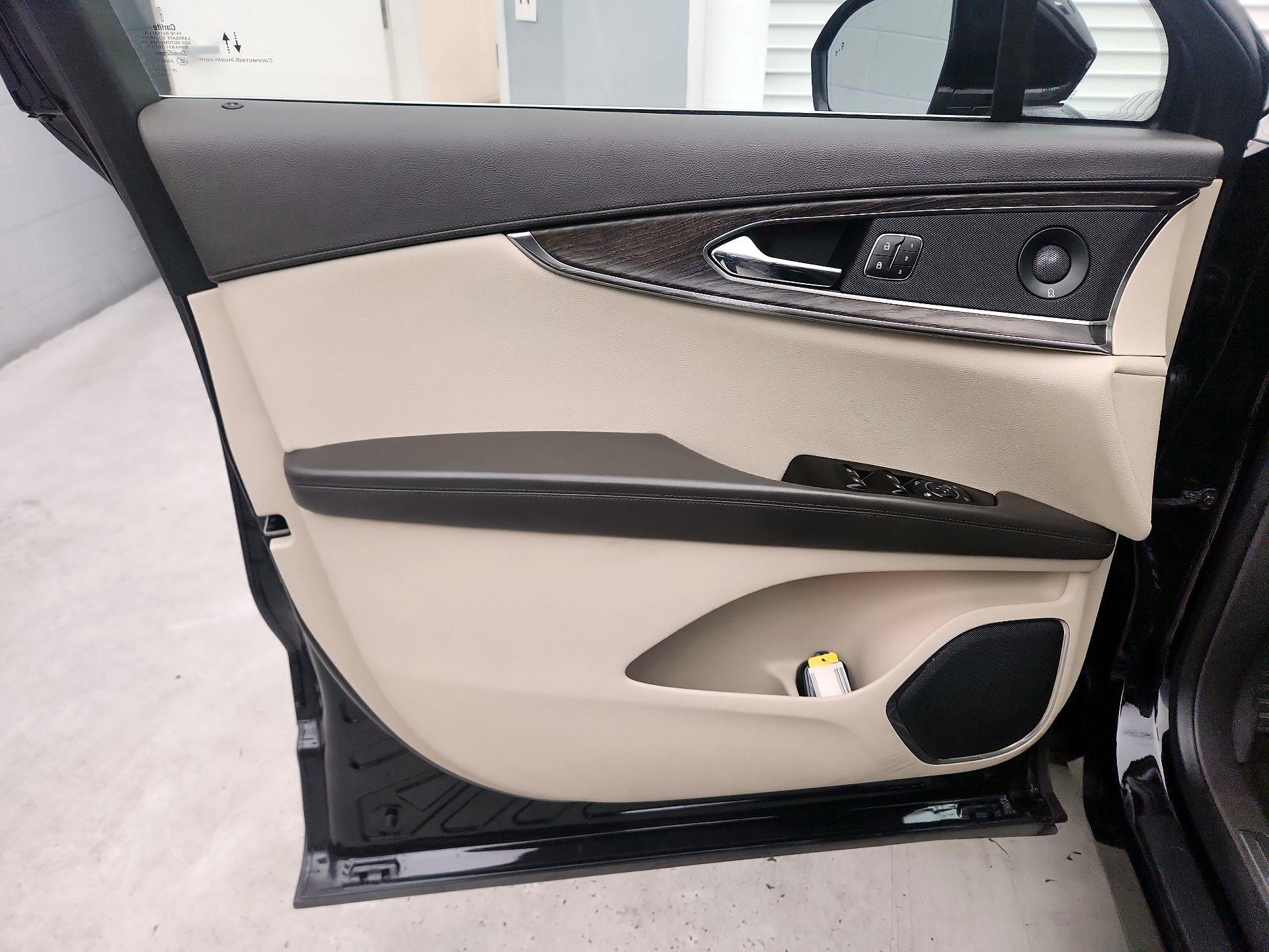 Thumbnail: 2020 Lincoln Nautilus - 12