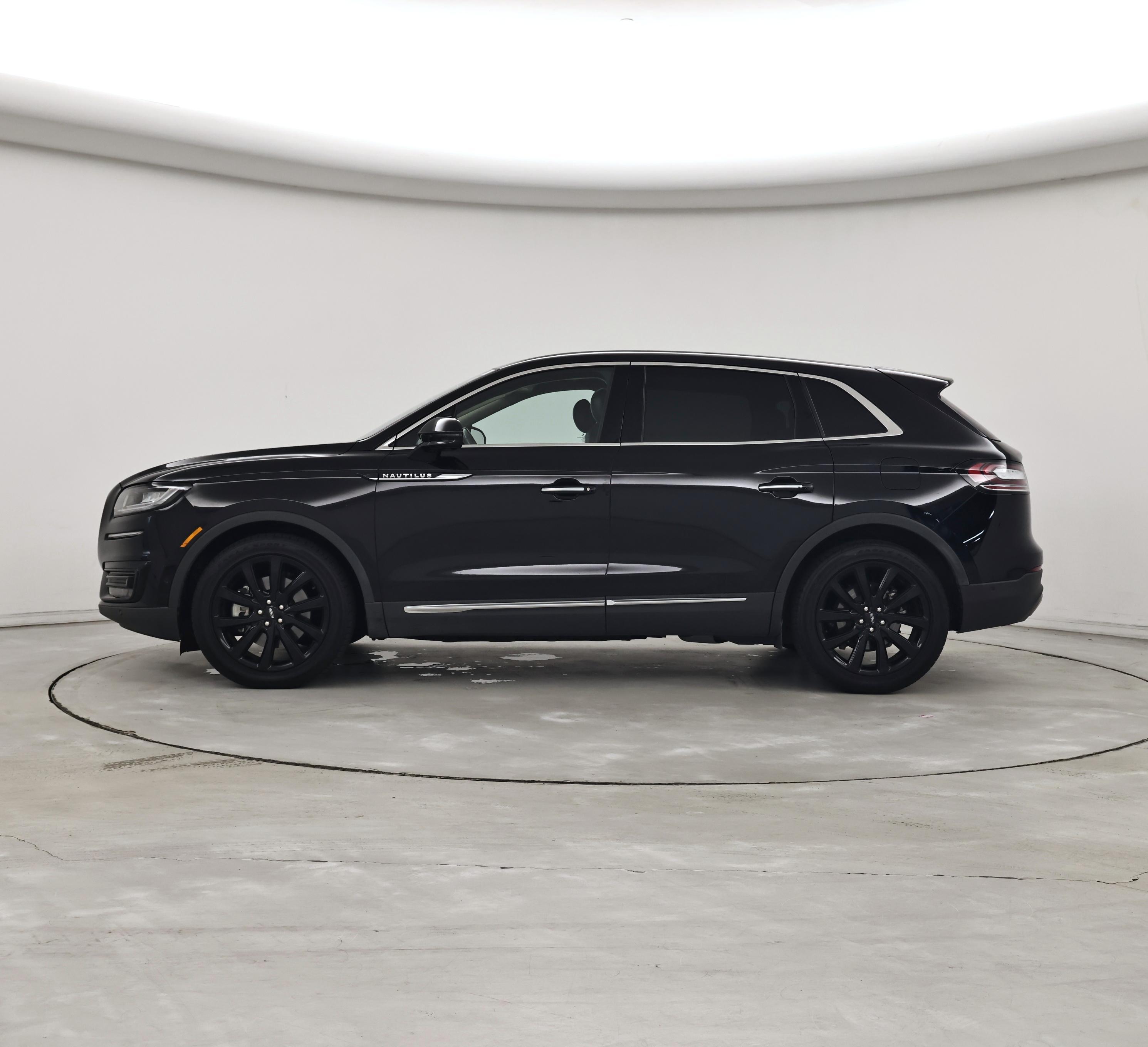 Thumbnail: 2020 Lincoln Nautilus - 3