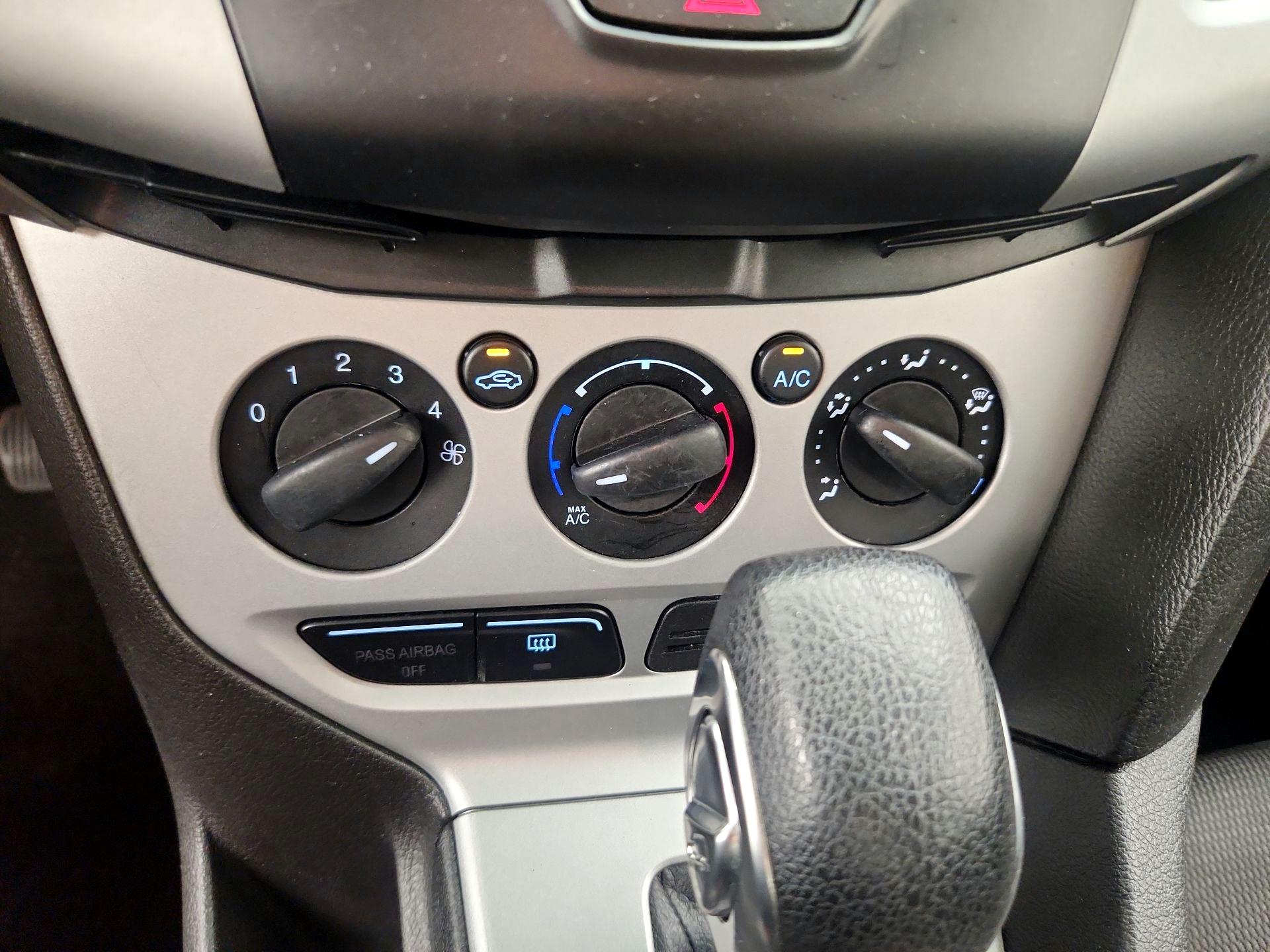 Thumbnail: 2014 Ford Focus - 15