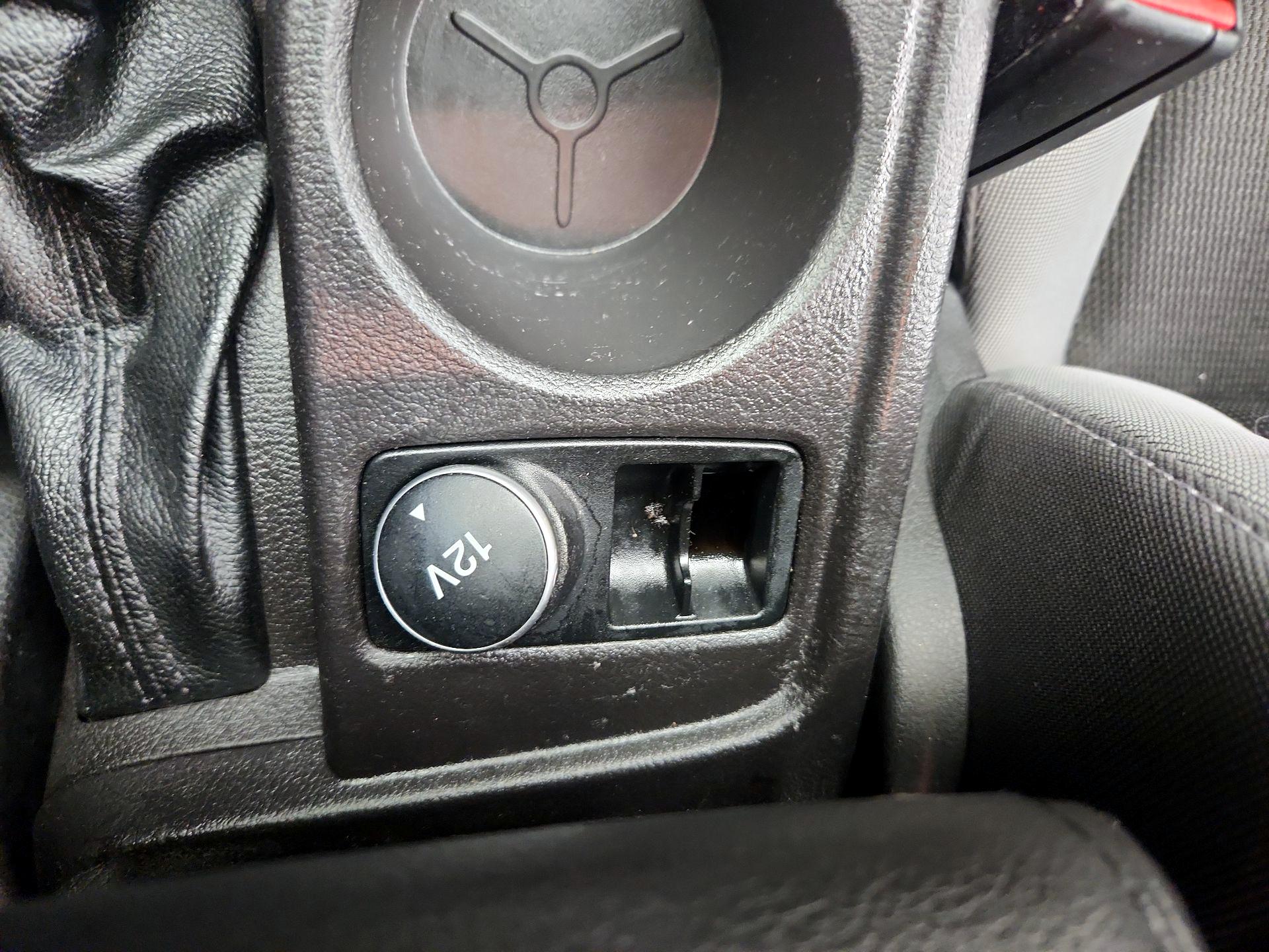 Thumbnail: 2014 Ford Focus - 17