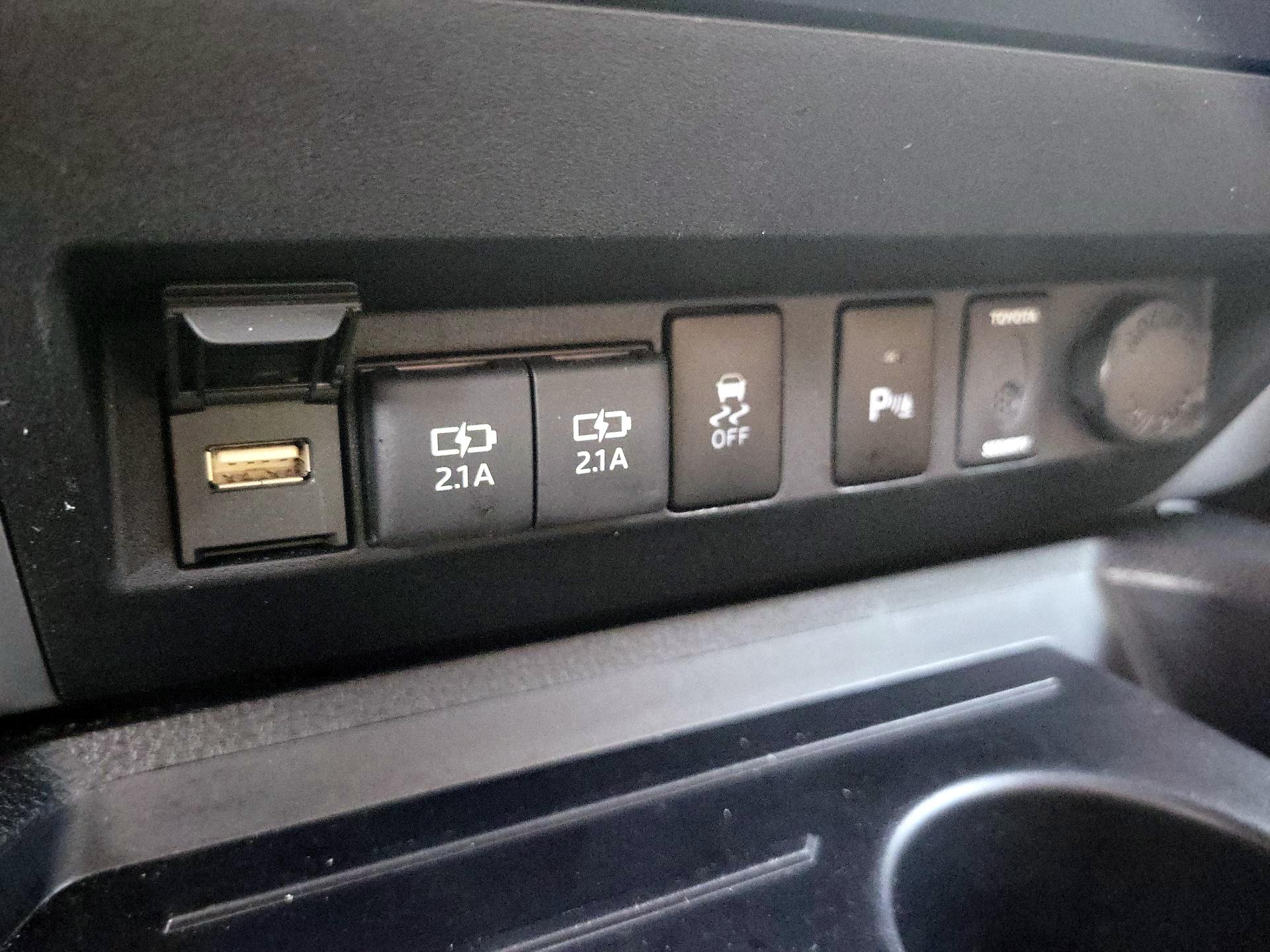 Thumbnail: 2020 Toyota Tundra - 19