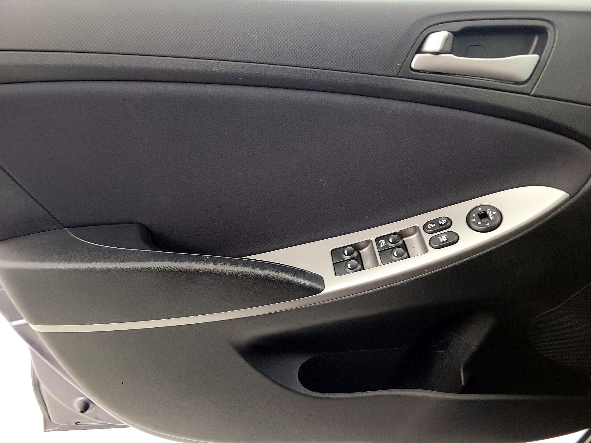 Thumbnail: 2015 Hyundai Accent - 12