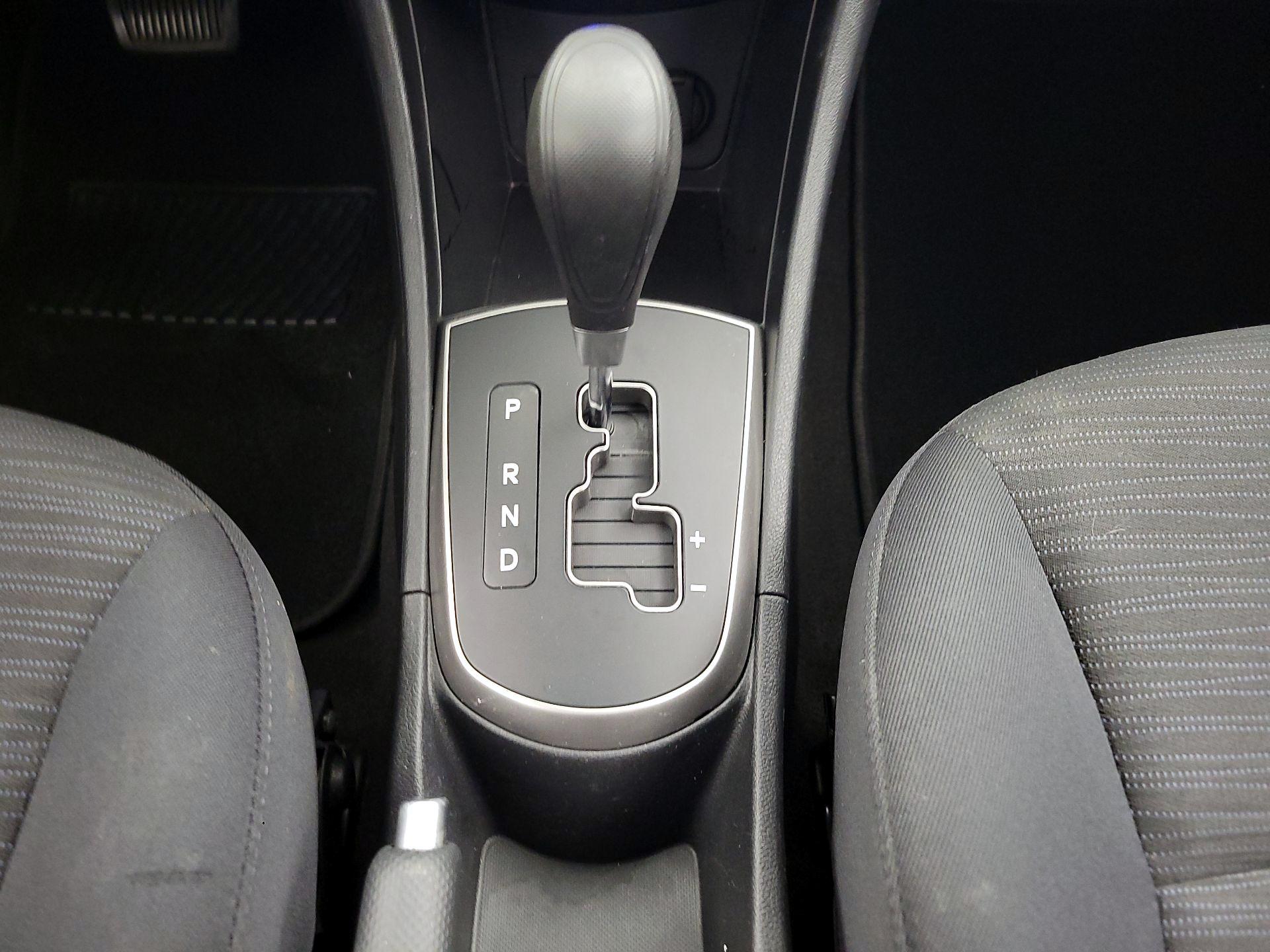 Thumbnail: 2015 Hyundai Accent - 16