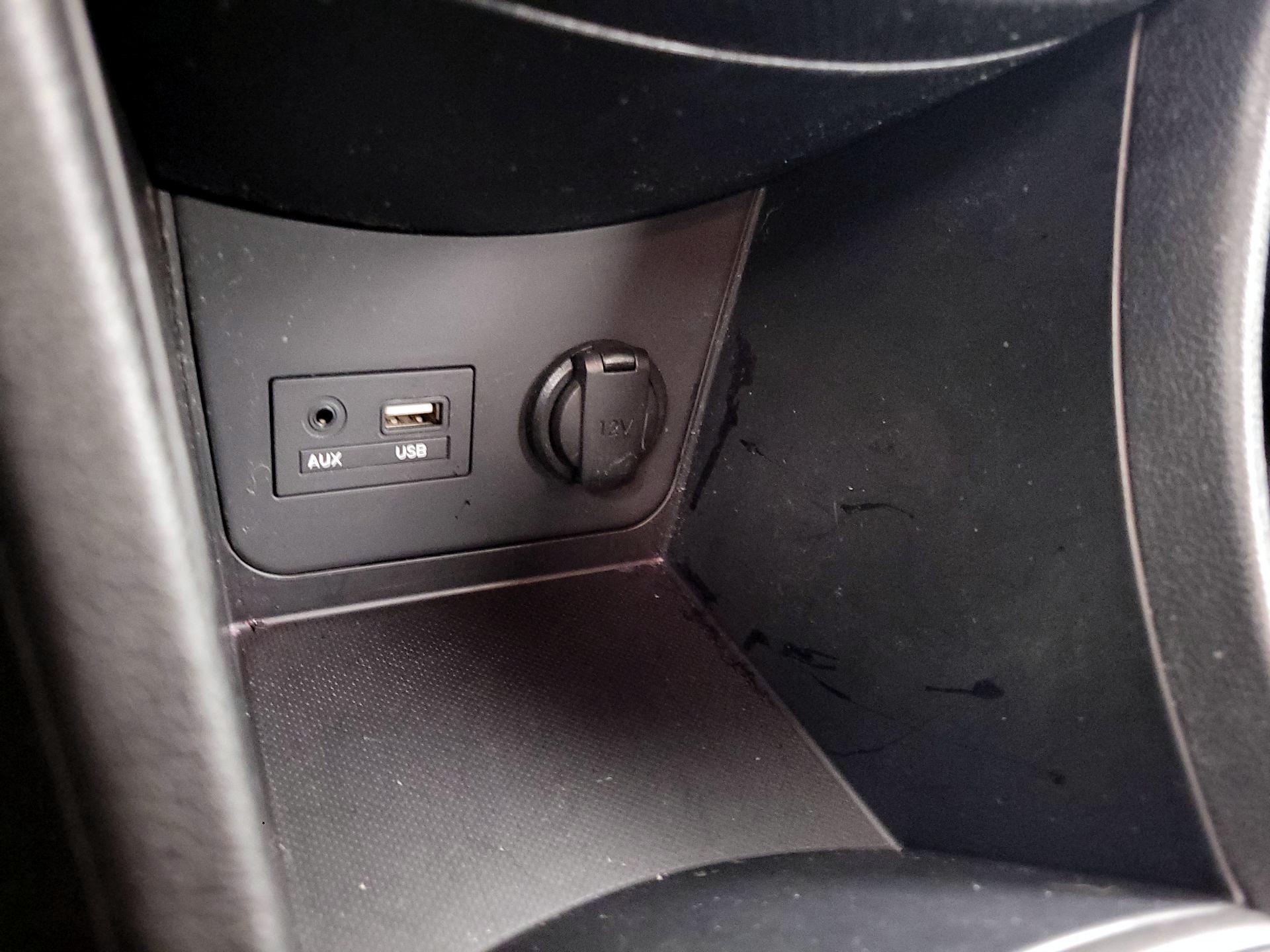 Thumbnail: 2015 Hyundai Accent - 17