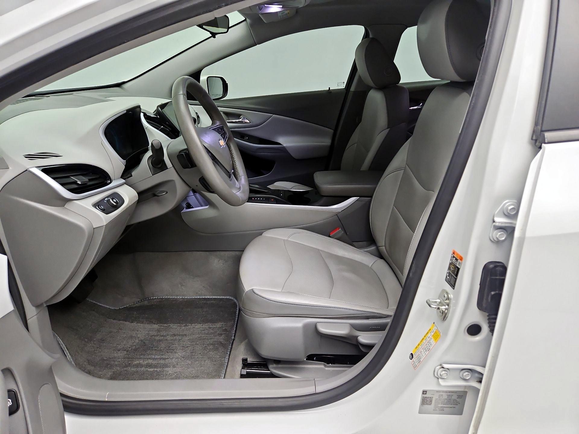 Thumbnail: 2018 Chevrolet Volt - 11