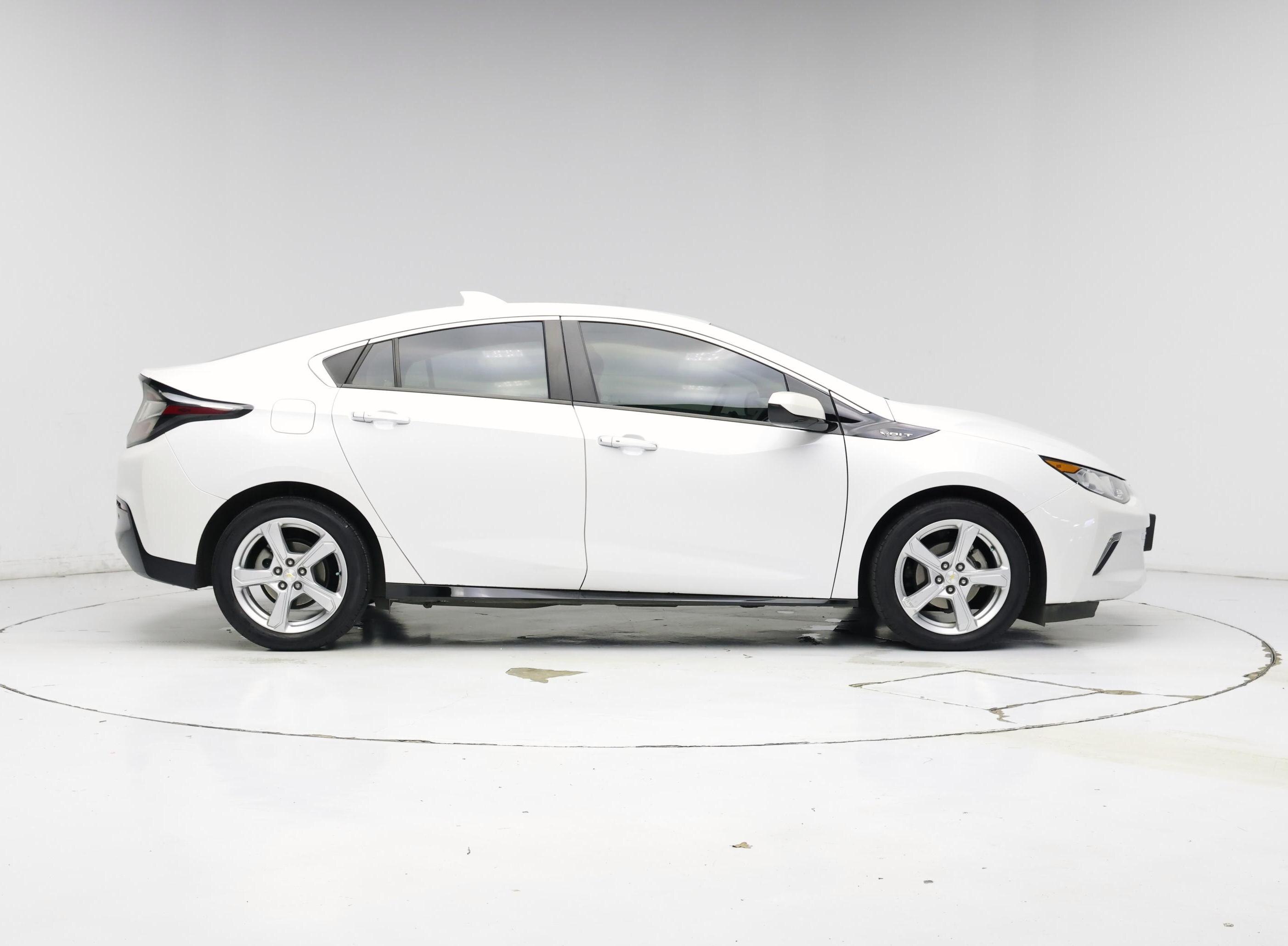 Thumbnail: 2018 Chevrolet Volt - 7