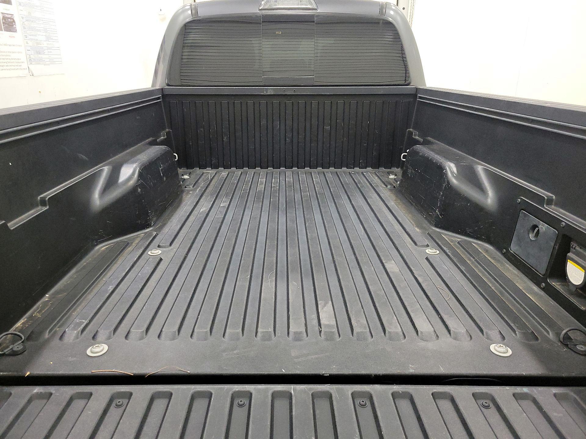 Thumbnail: 2019 Toyota Tacoma - 20