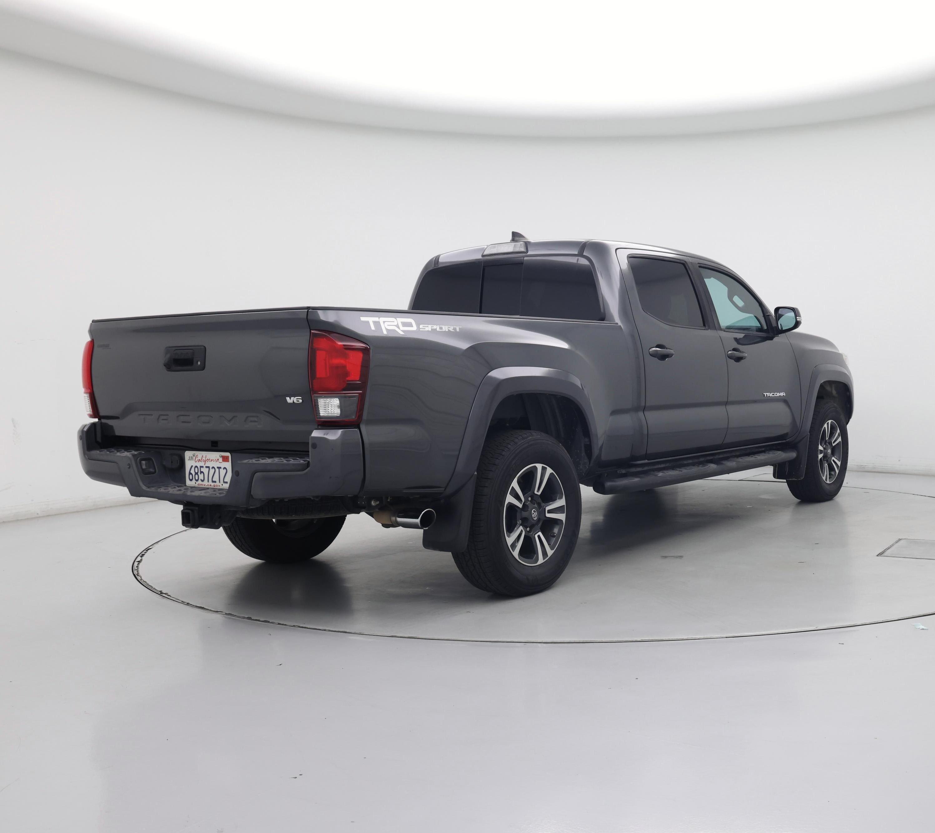 Thumbnail: 2019 Toyota Tacoma - 8