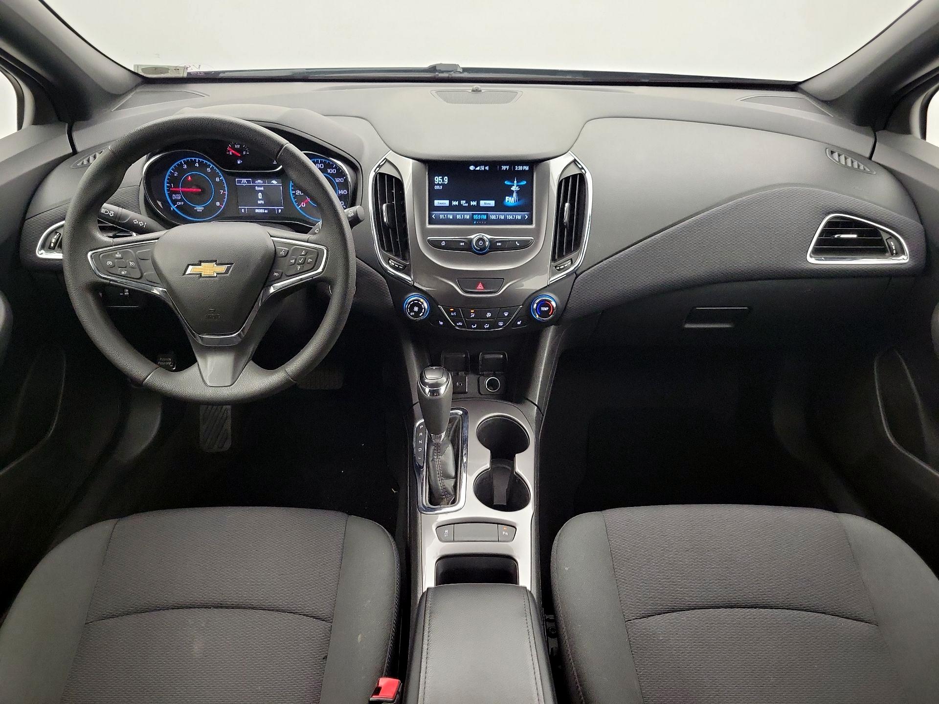 Thumbnail: 2018 Chevrolet Cruze - 9