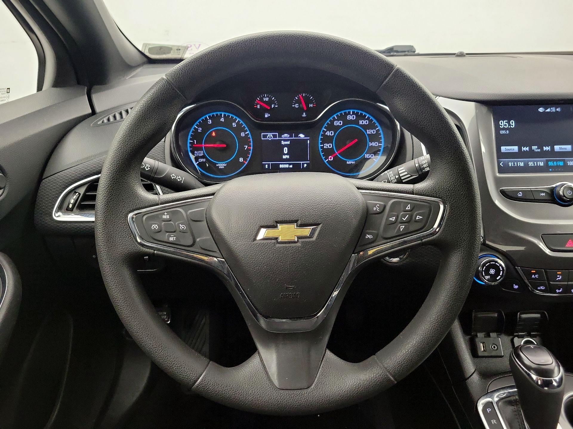 Thumbnail: 2018 Chevrolet Cruze - 10