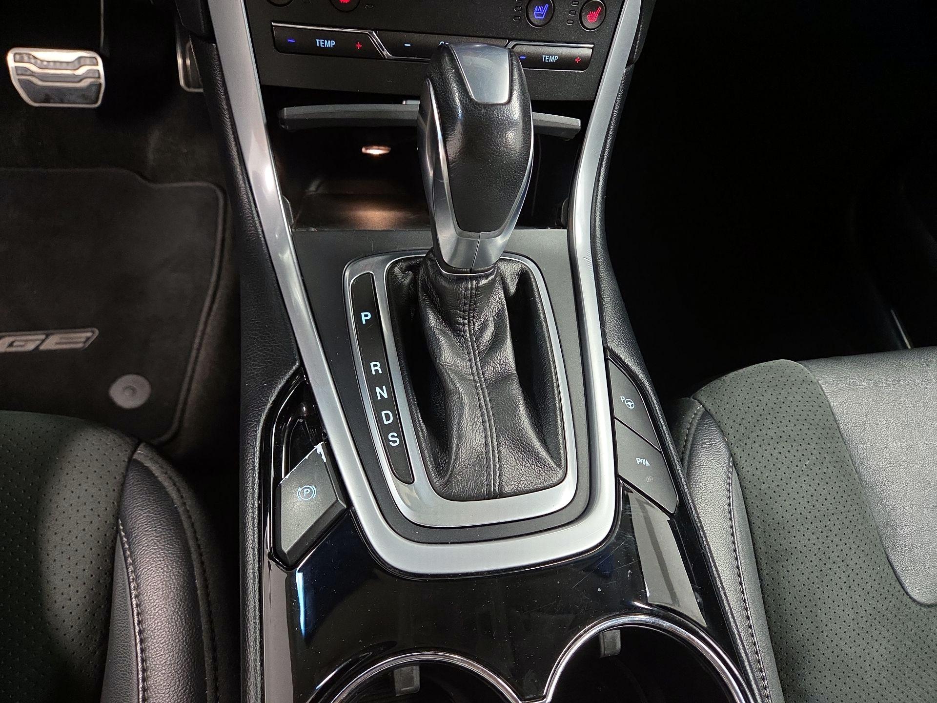 Thumbnail: 2018 Ford Edge - 18