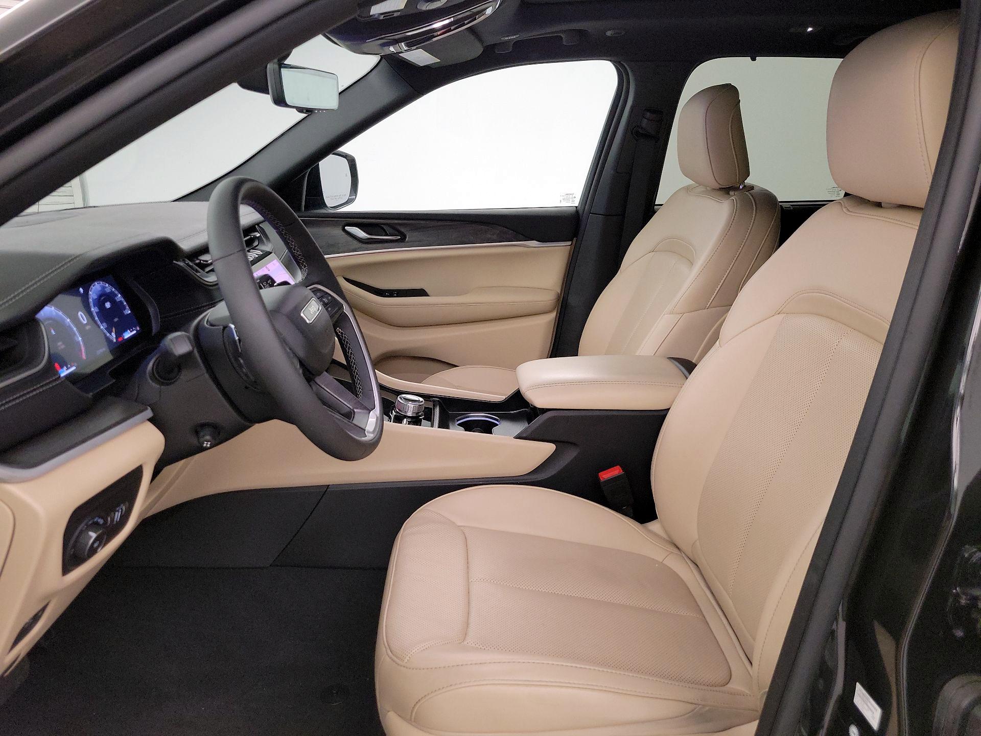 Thumbnail: 2025 Jeep Grand Cherokee - 11