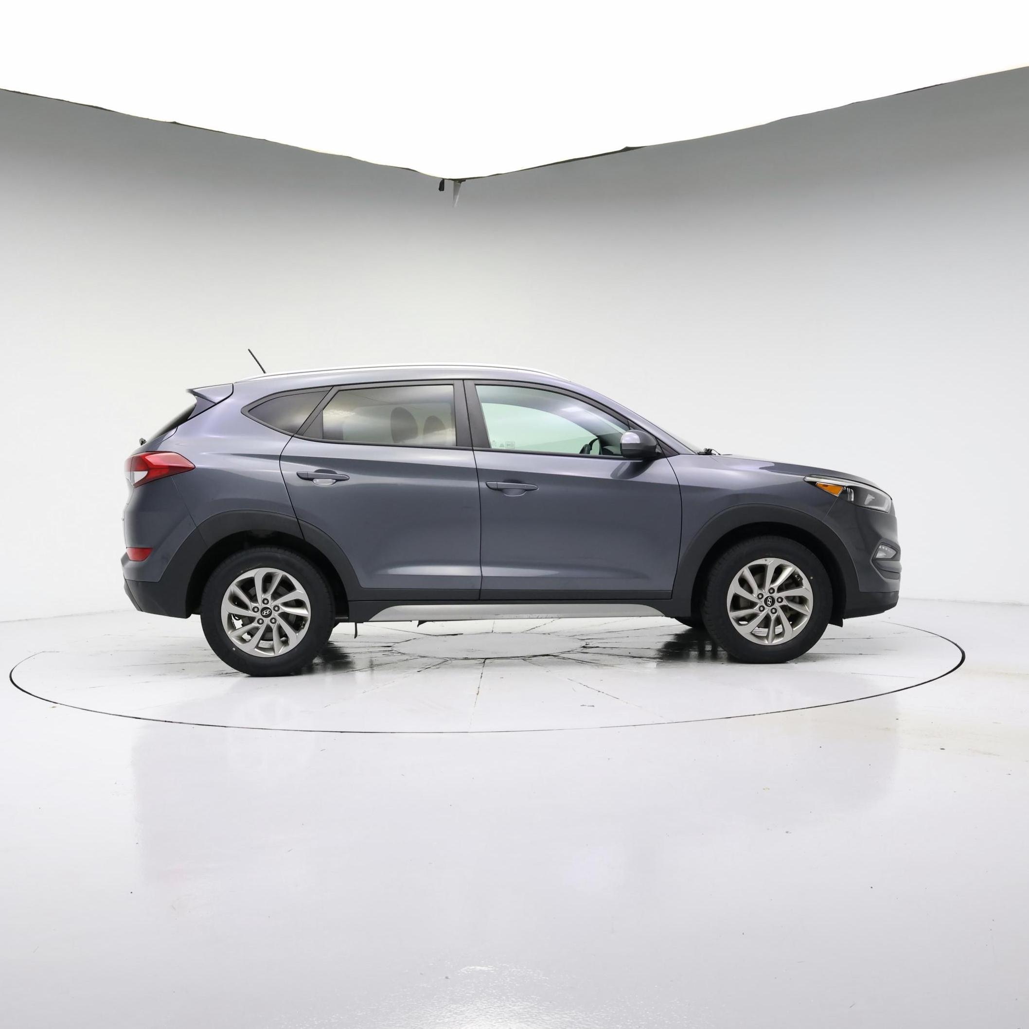 Thumbnail: 2017 Hyundai Tucson - 3