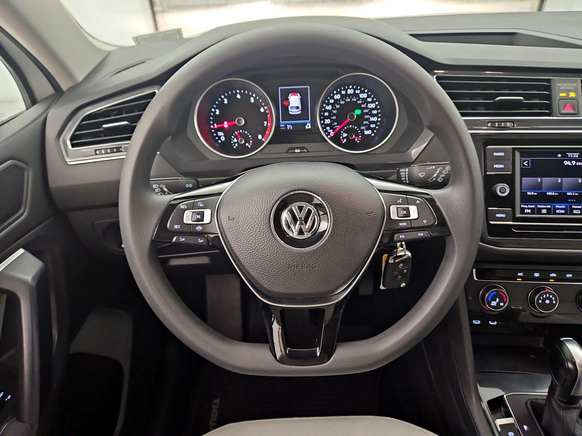 Thumbnail: 2021 Volkswagen Tiguan - 10