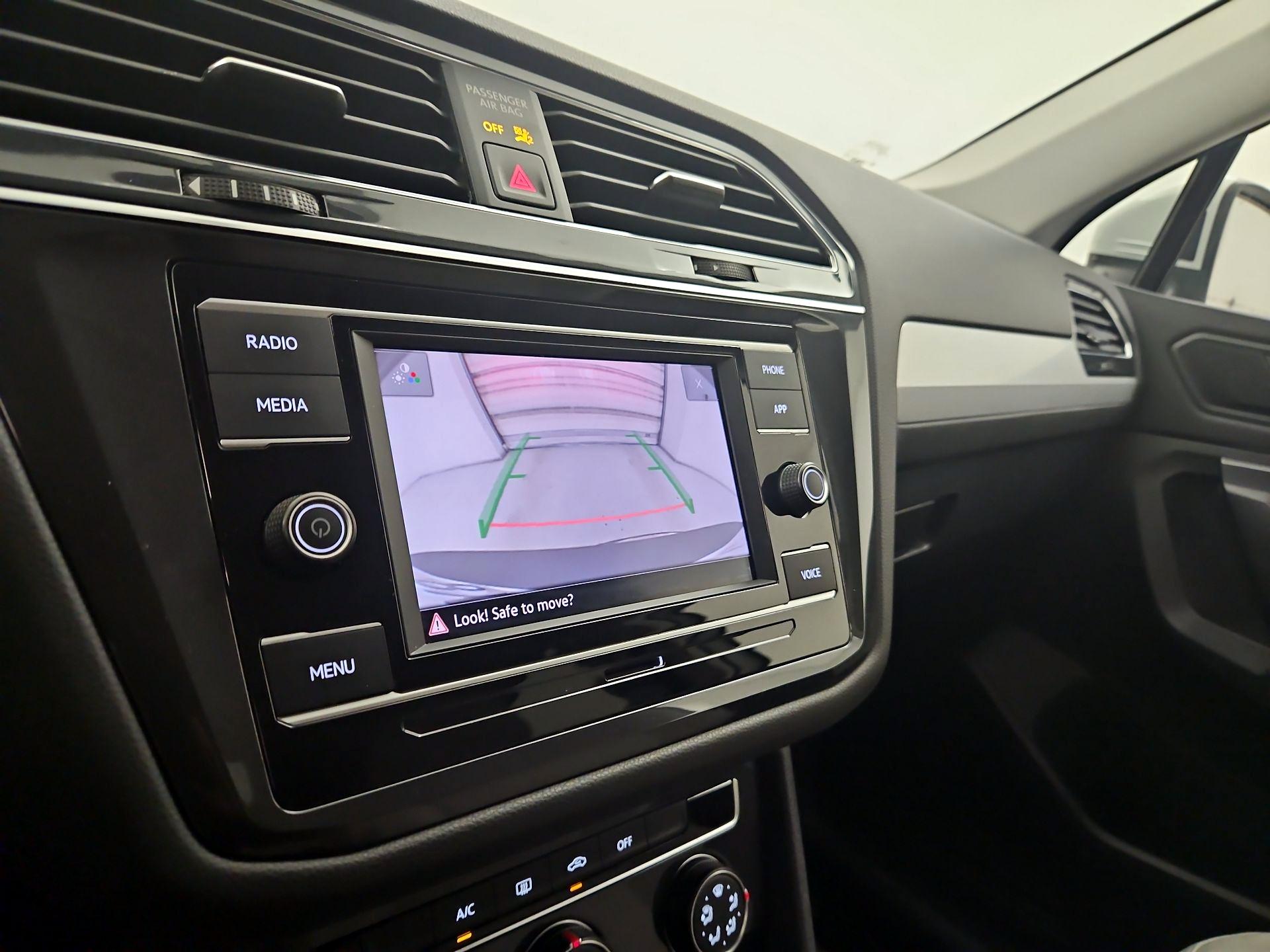 Thumbnail: 2021 Volkswagen Tiguan - 14