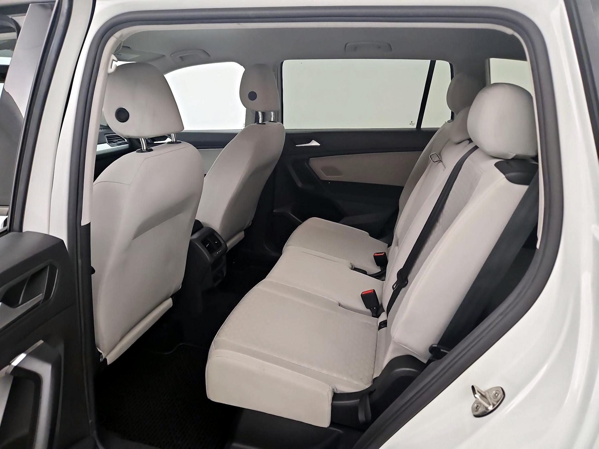 Thumbnail: 2021 Volkswagen Tiguan - 19