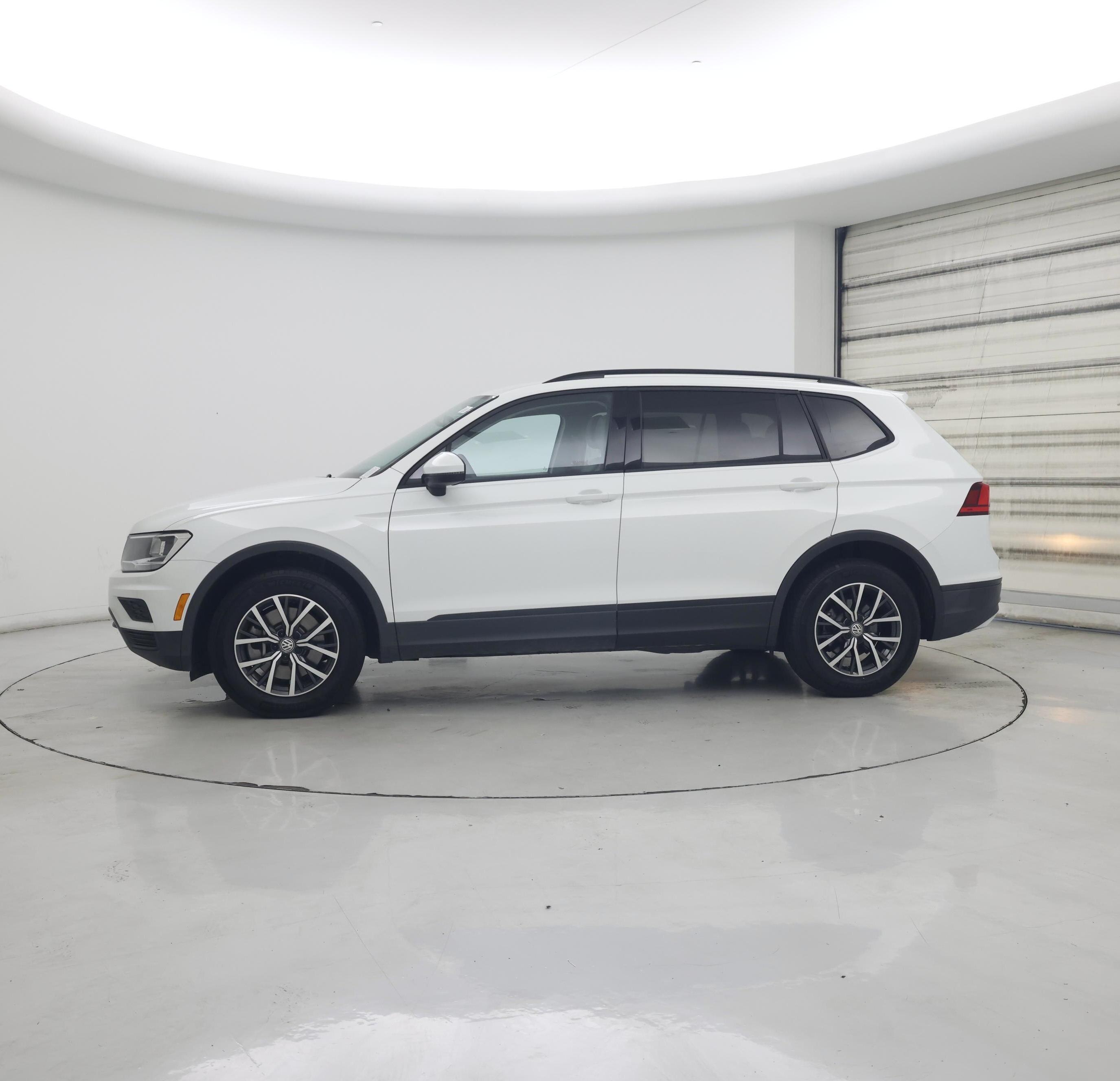Thumbnail: 2021 Volkswagen Tiguan - 3