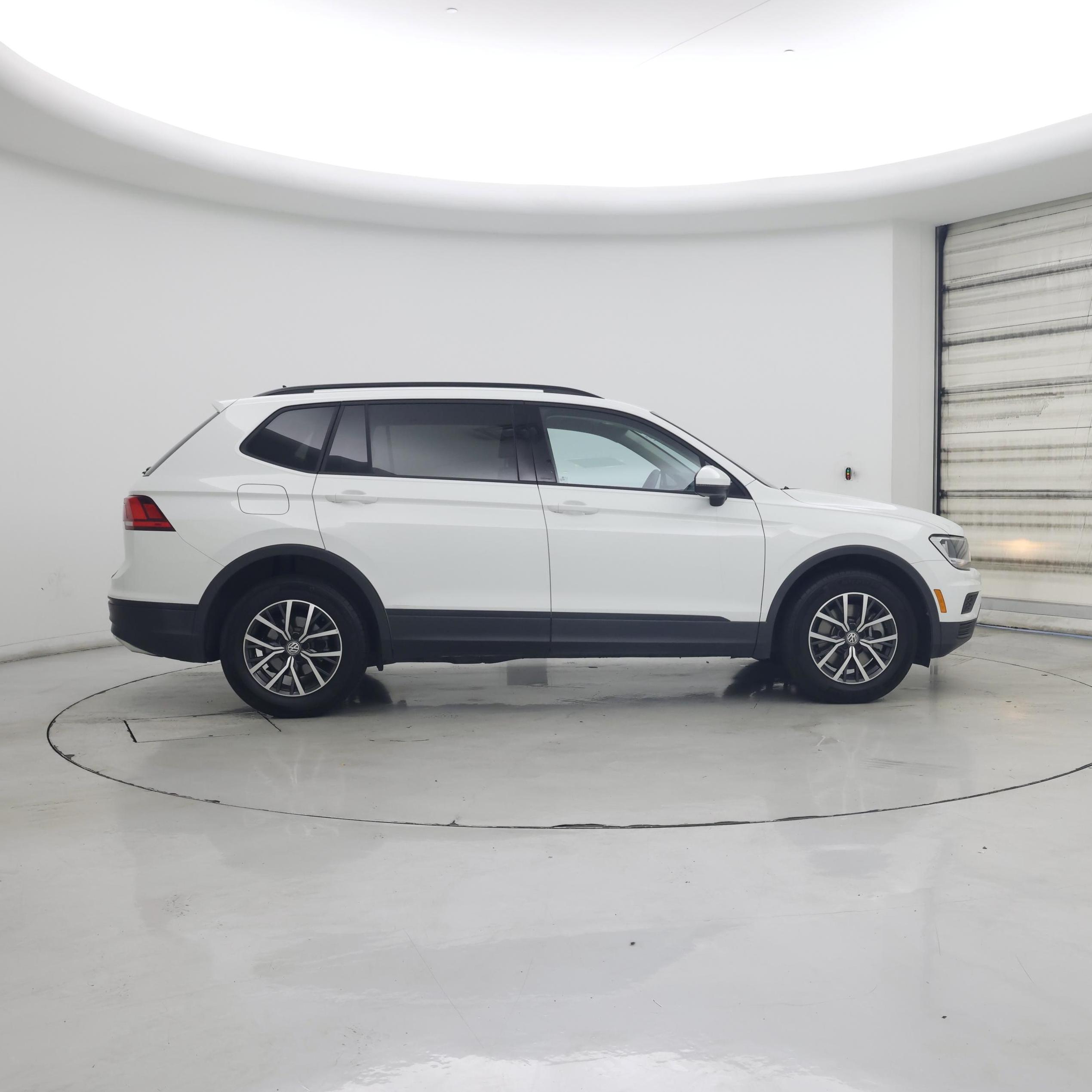 Thumbnail: 2021 Volkswagen Tiguan - 7