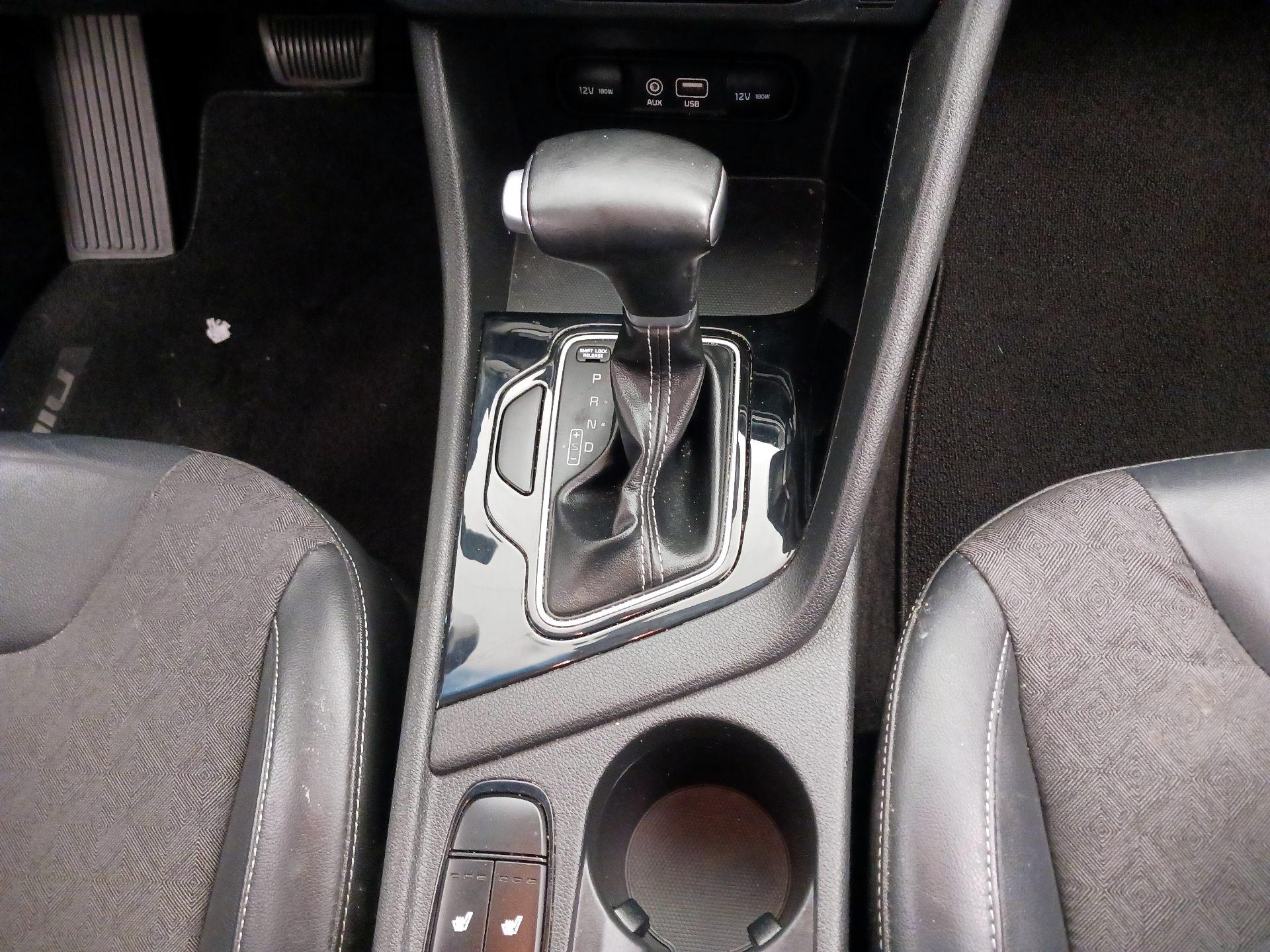 Thumbnail: 2018 Kia Niro - 17