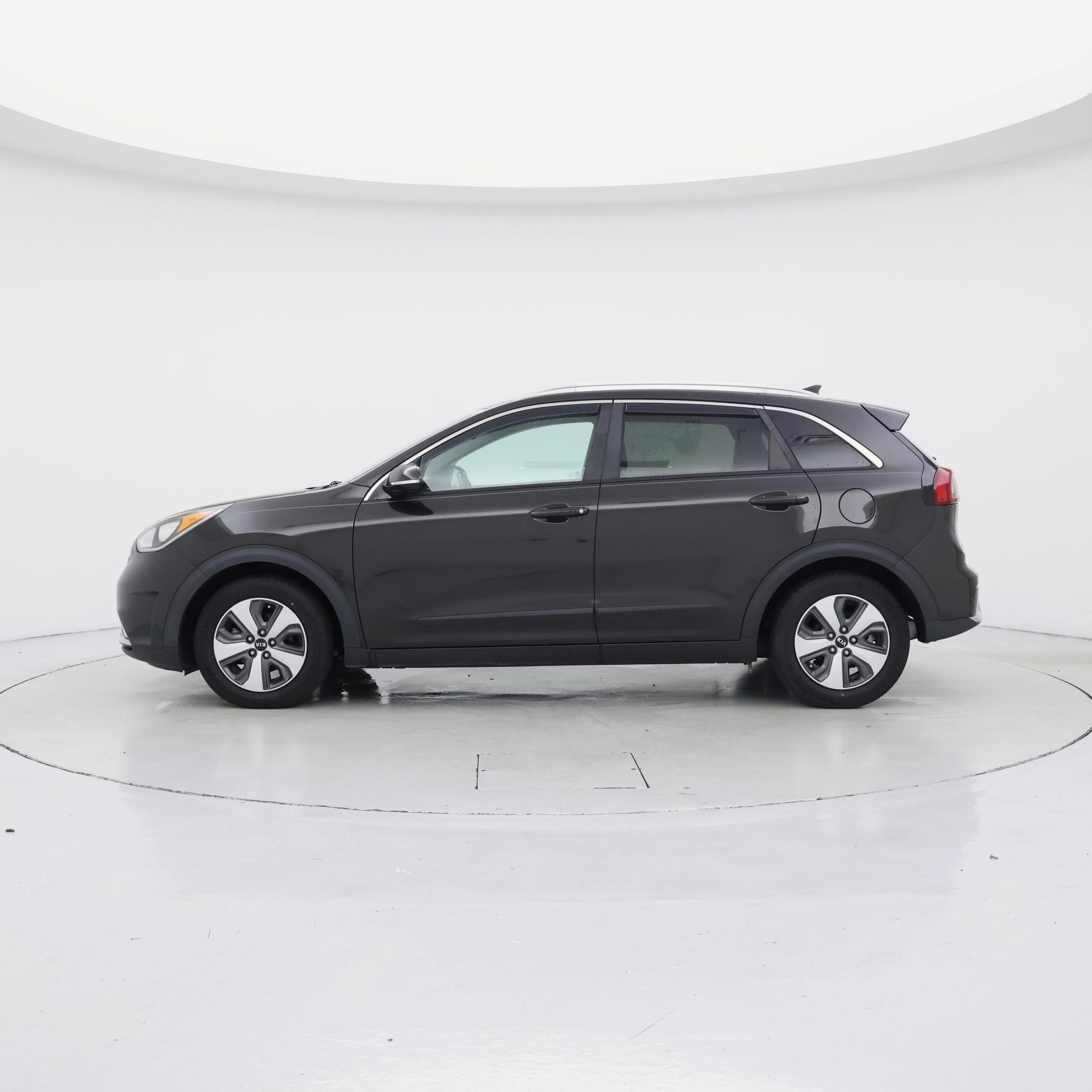 Thumbnail: 2018 Kia Niro - 3