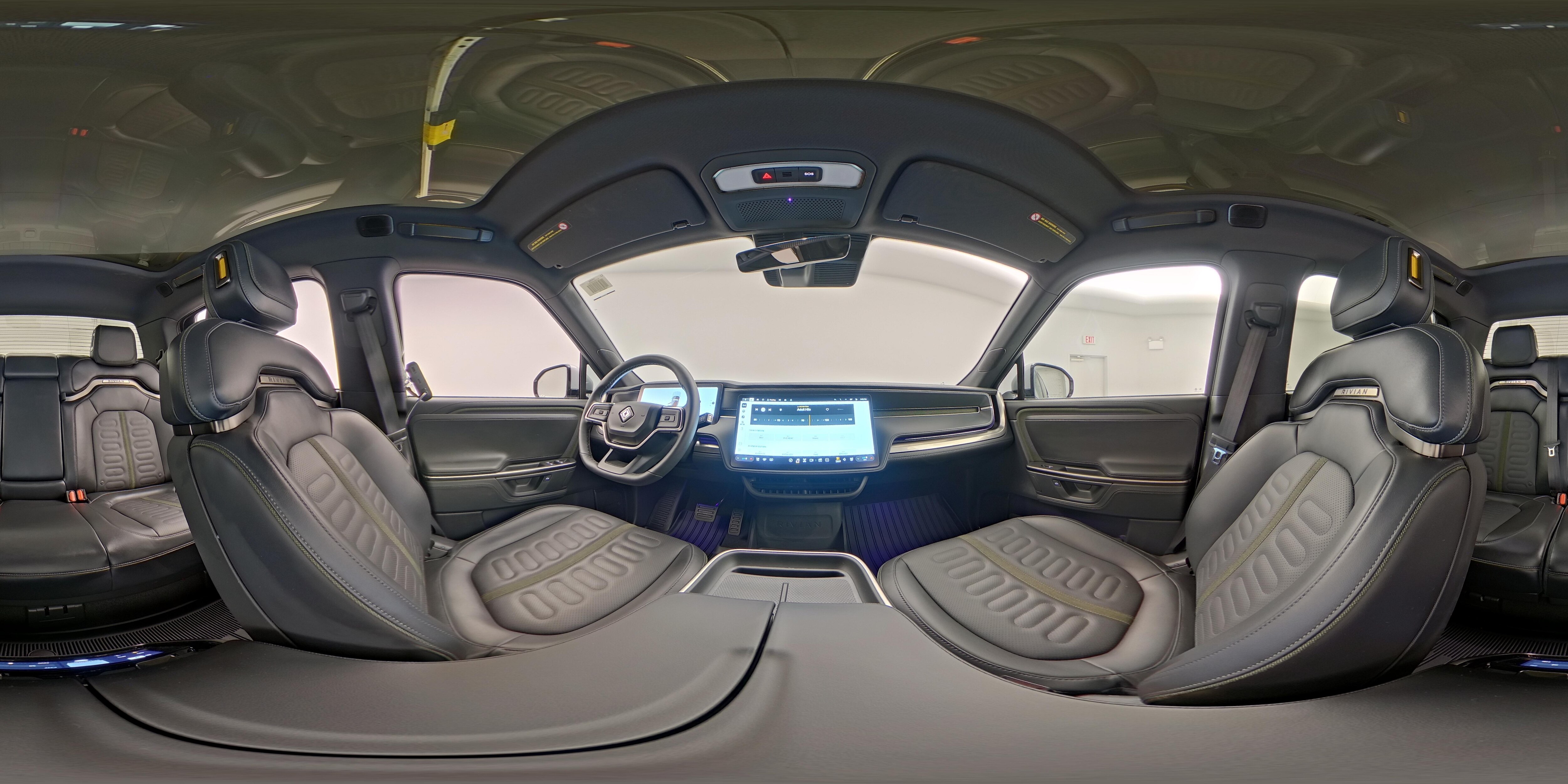 2025 Rivian R1T Adventure - Photo 24