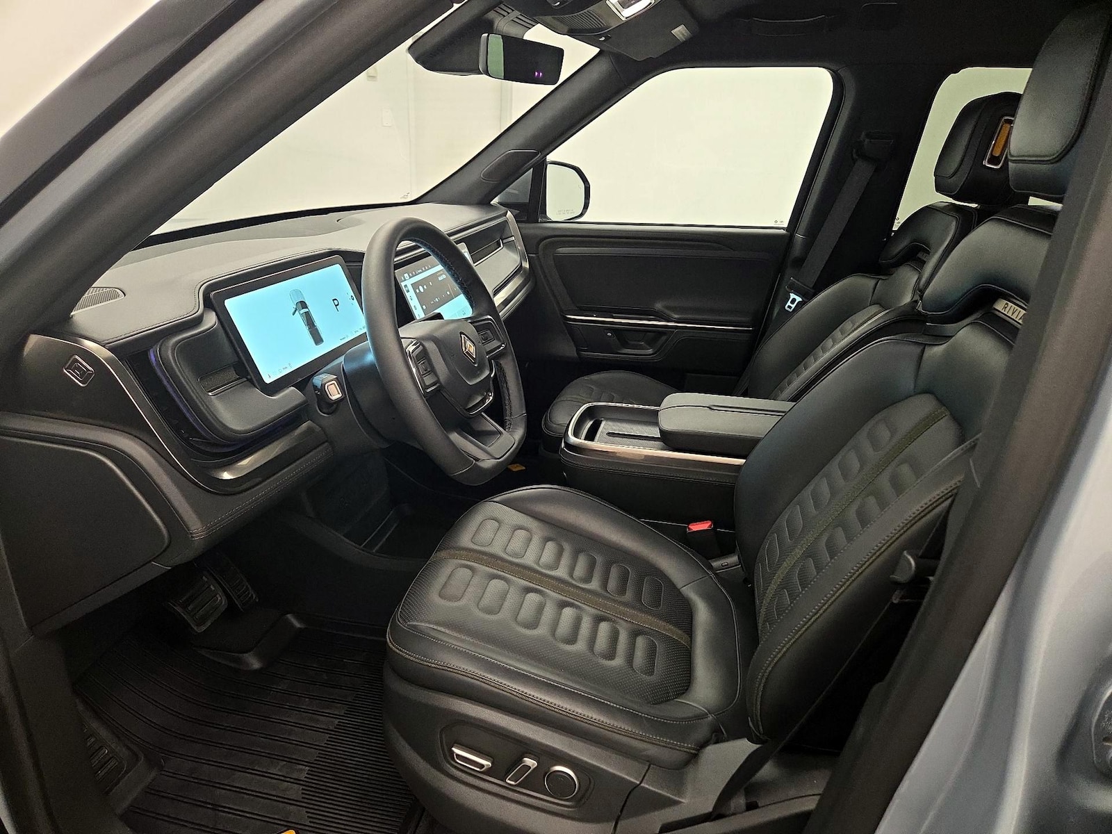 2025 Rivian R1T Adventure - Photo 12