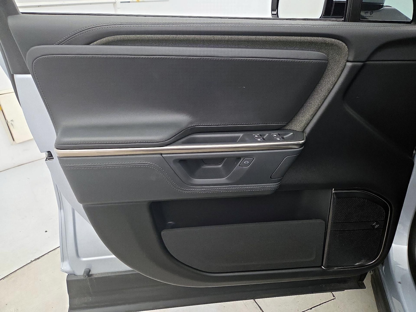 2025 Rivian R1T Adventure - Photo 13