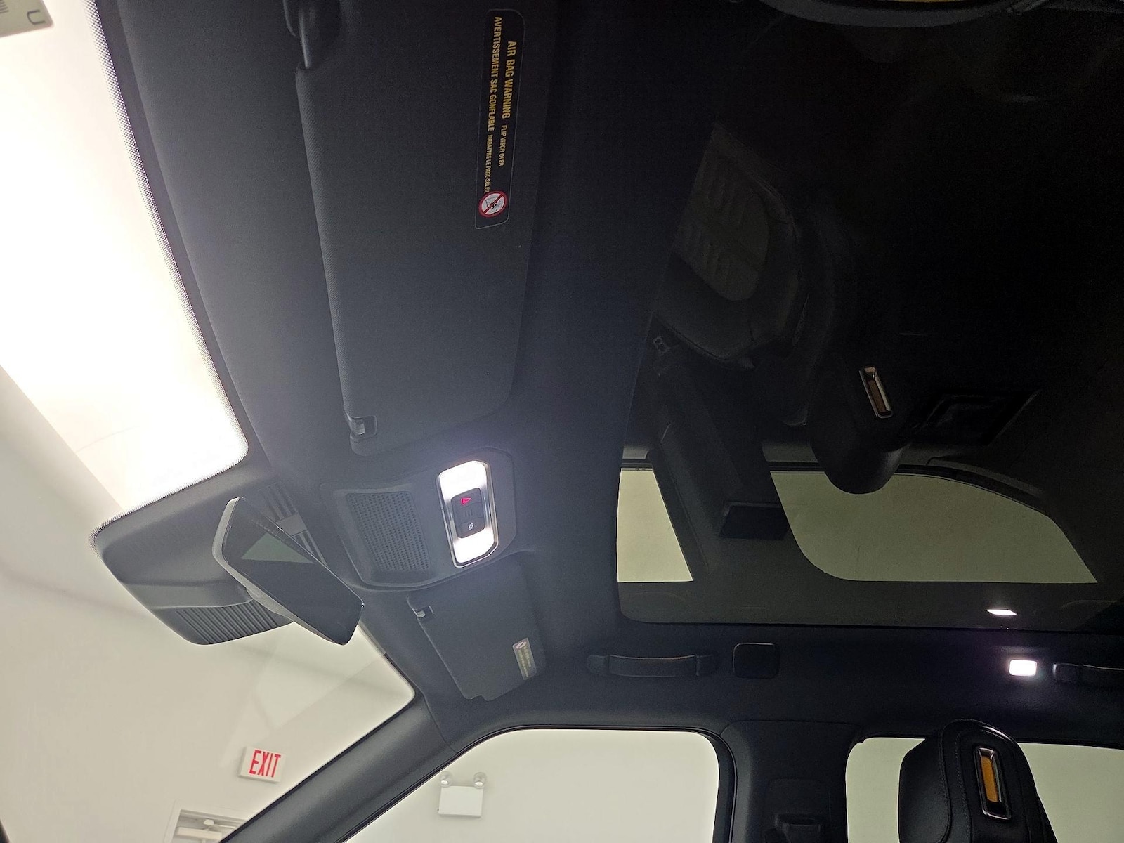 2025 Rivian R1T Adventure - Photo 19