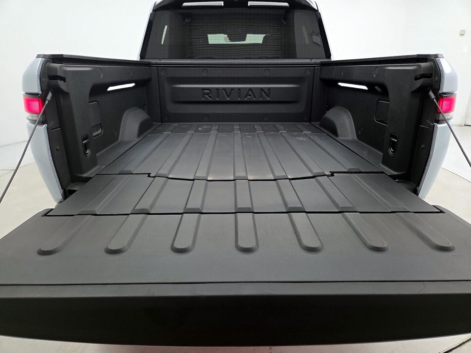 2025 Rivian R1T Adventure - Photo 21