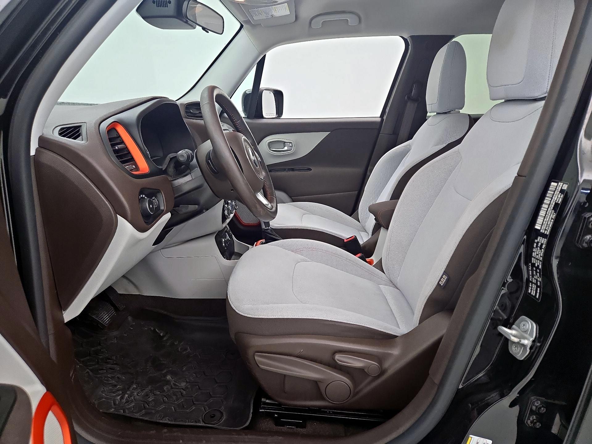 Thumbnail: 2015 Jeep Renegade - 11