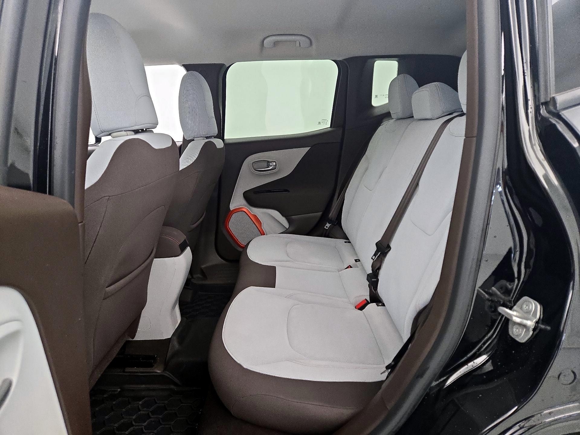 Thumbnail: 2015 Jeep Renegade - 20