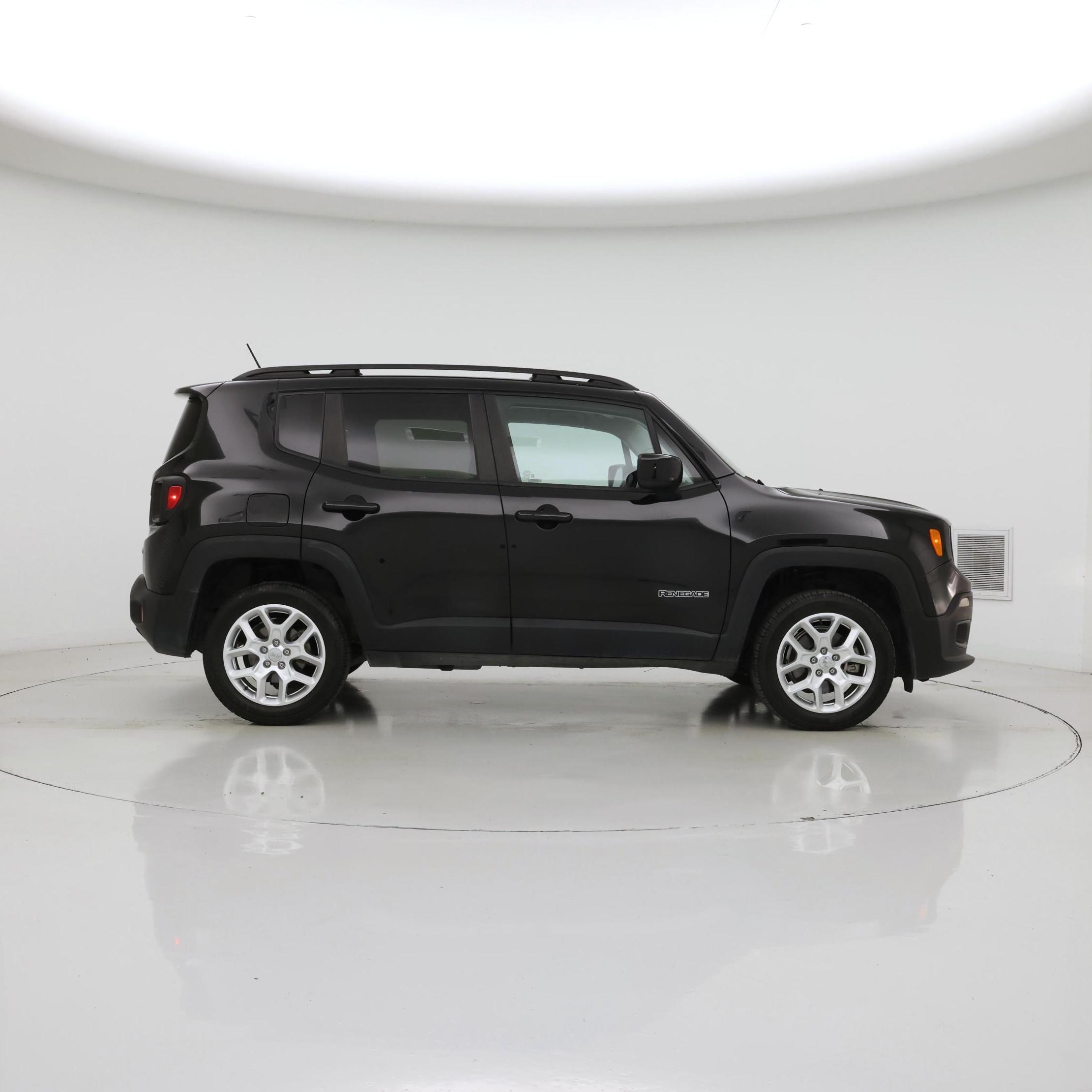 Thumbnail: 2015 Jeep Renegade - 7