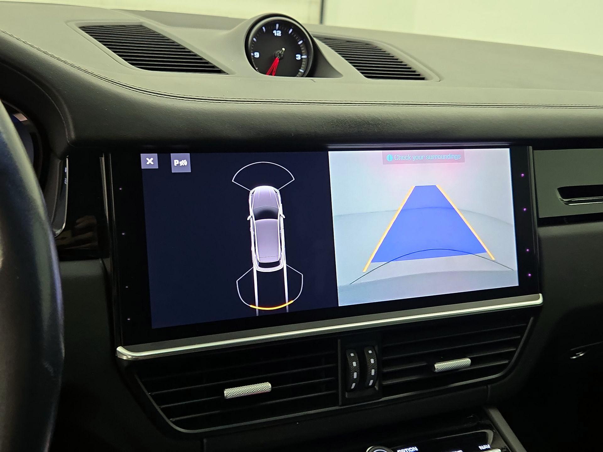 Thumbnail: 2020 Porsche Cayenne - 15