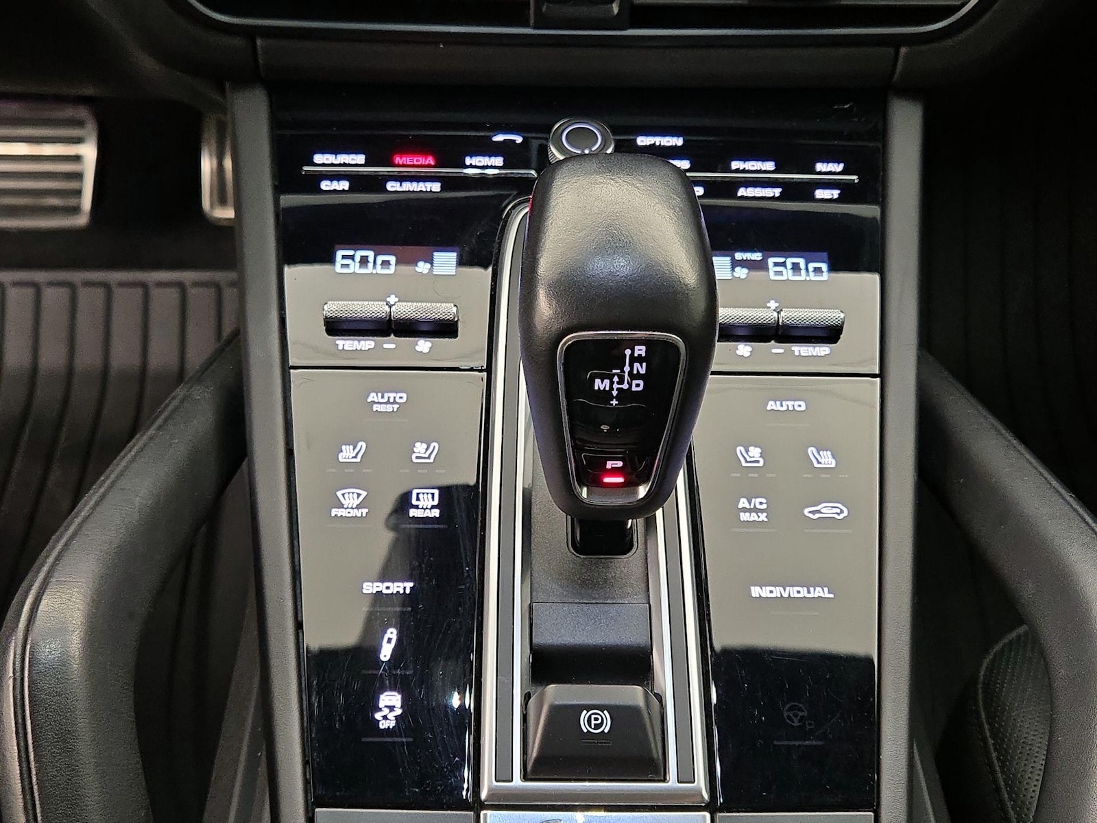2020 Porsche Cayenne S - Photo 19