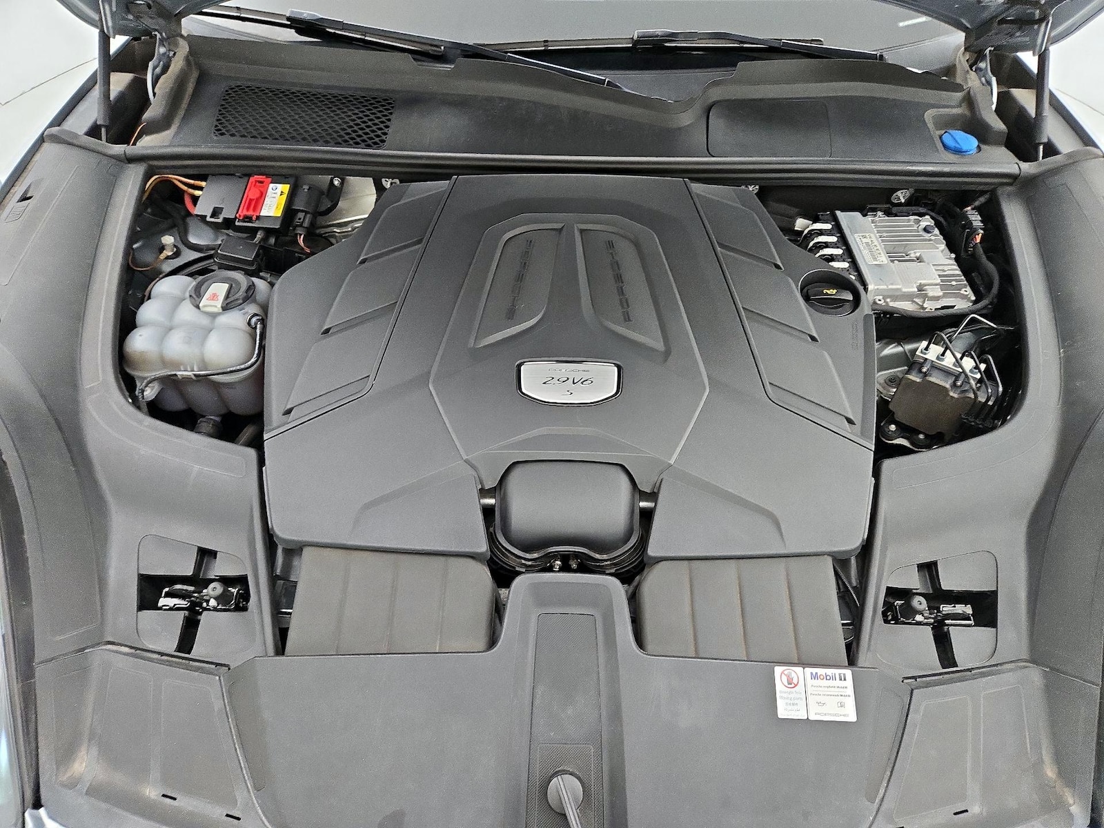 2020 Porsche Cayenne S - Photo 25